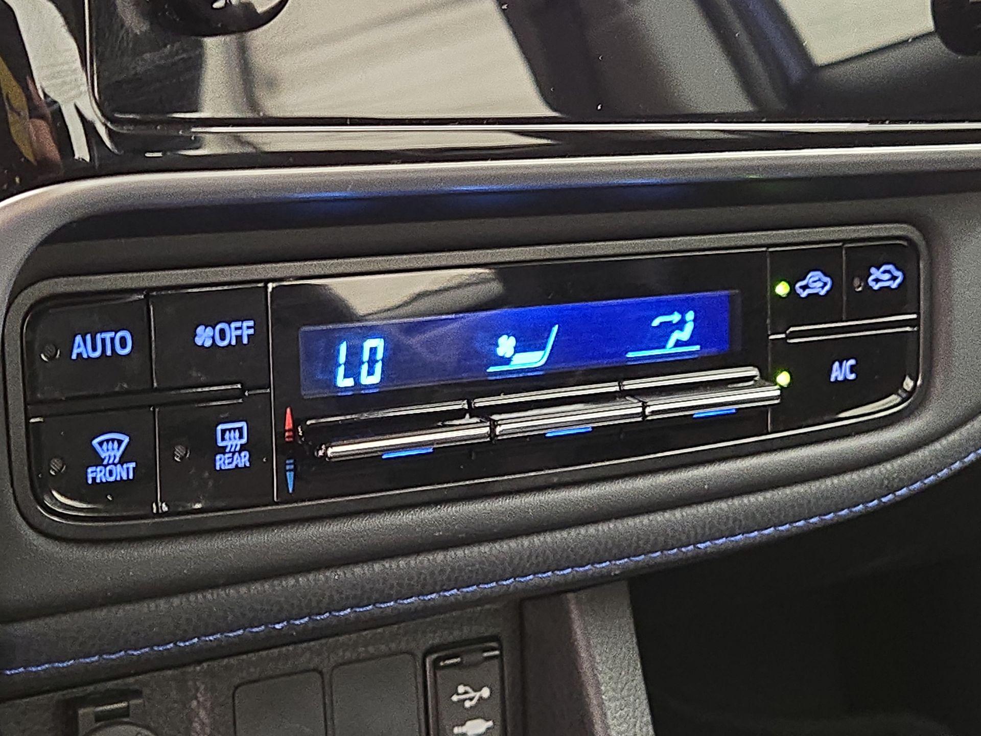 Thumbnail: 2019 Toyota Corolla - 16