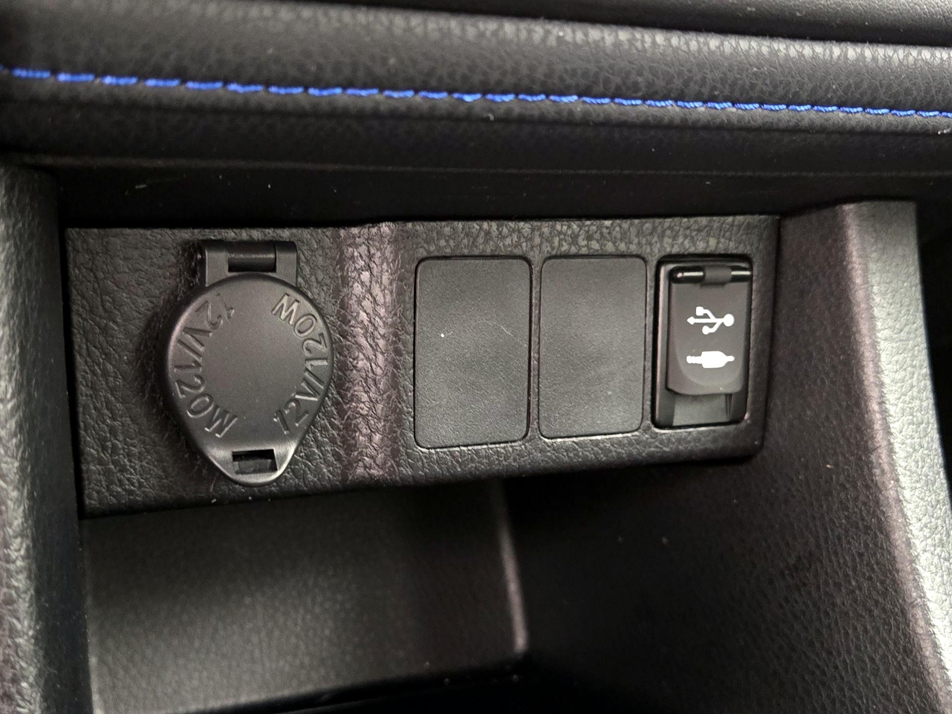 Thumbnail: 2019 Toyota Corolla - 18