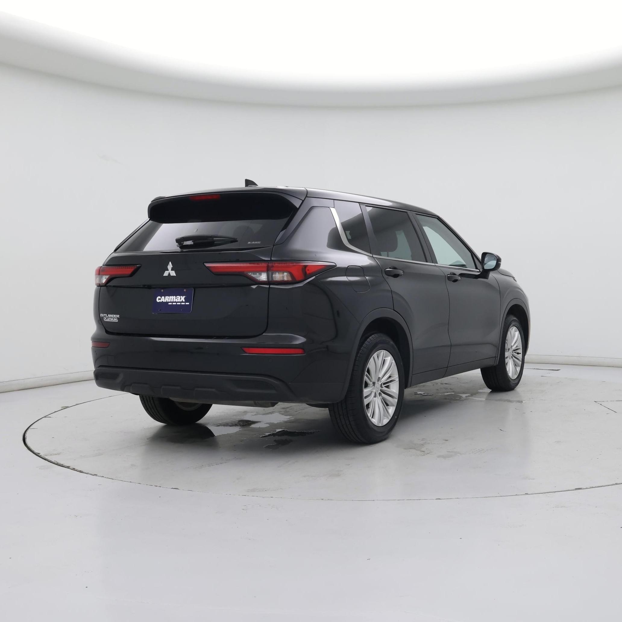 Thumbnail: 2023 Mitsubishi Outlander - 8