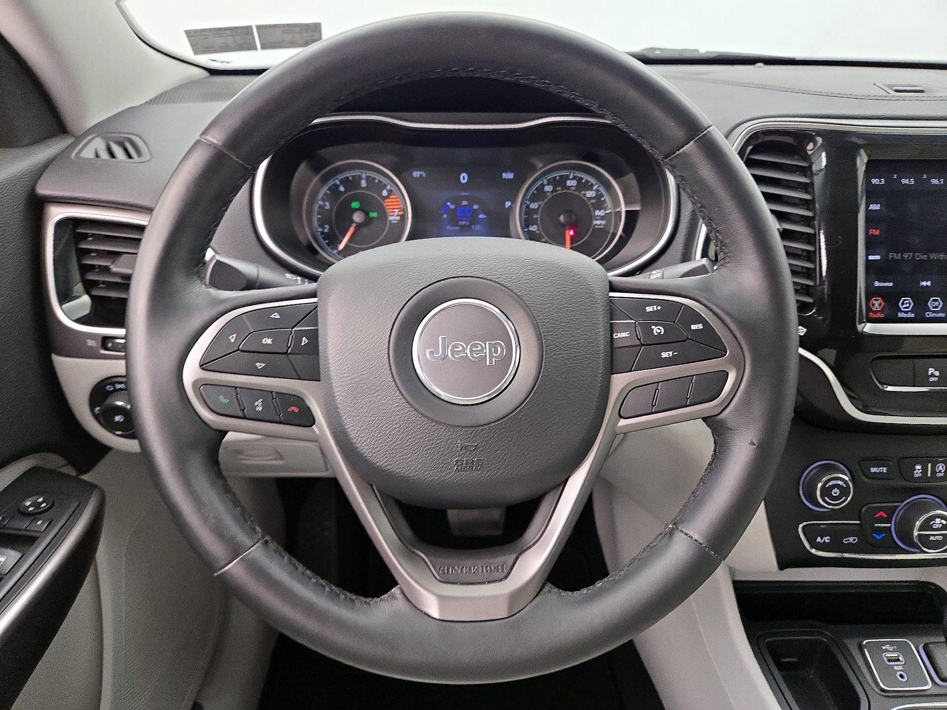 Thumbnail: 2019 Jeep Cherokee - 10