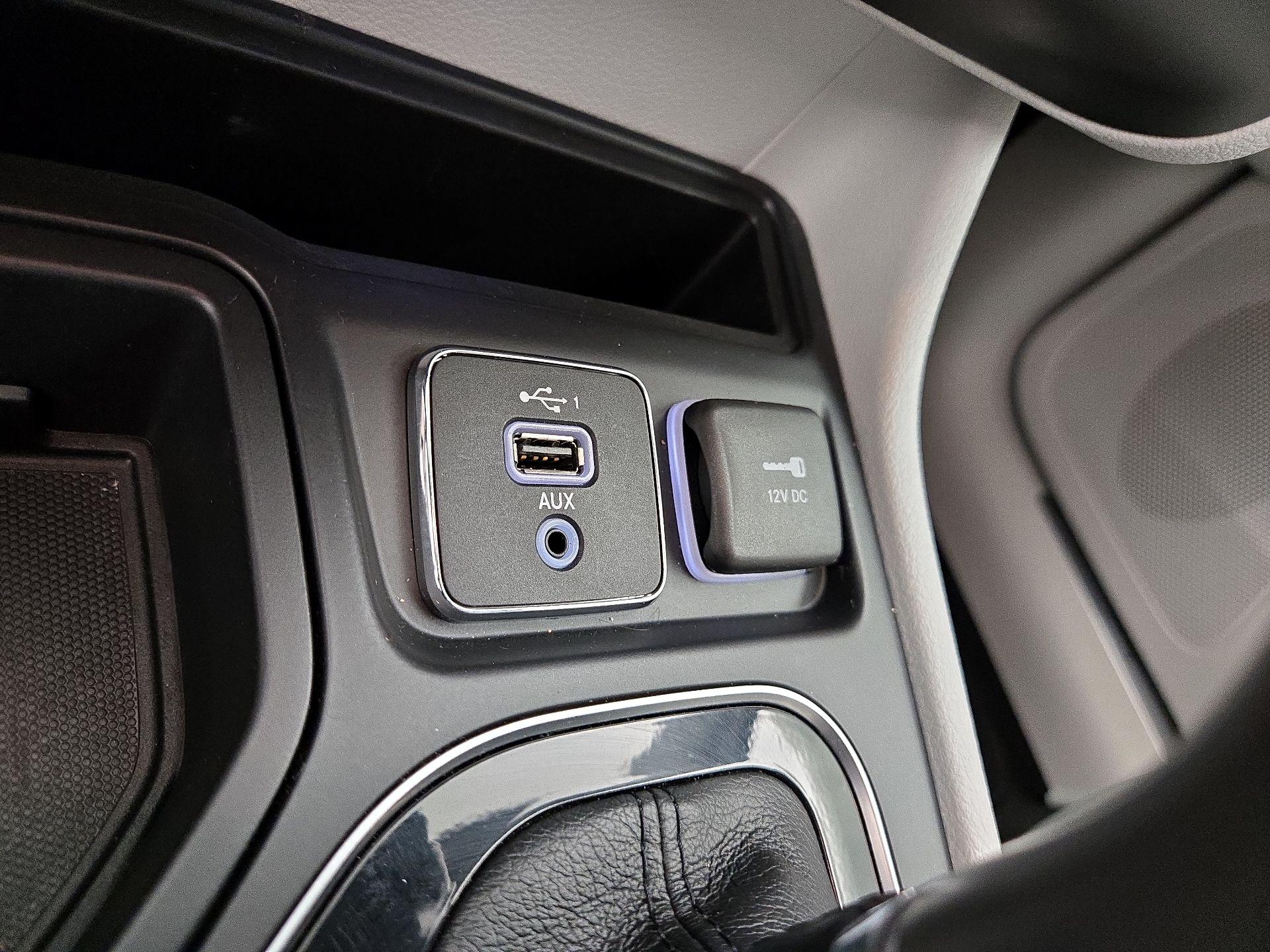 Thumbnail: 2019 Jeep Cherokee - 18