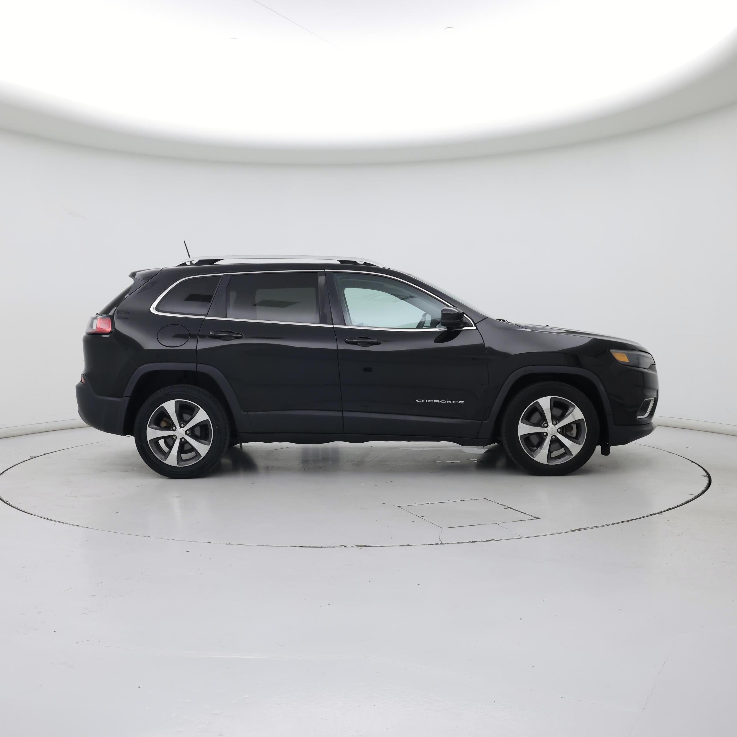 Thumbnail: 2019 Jeep Cherokee - 7