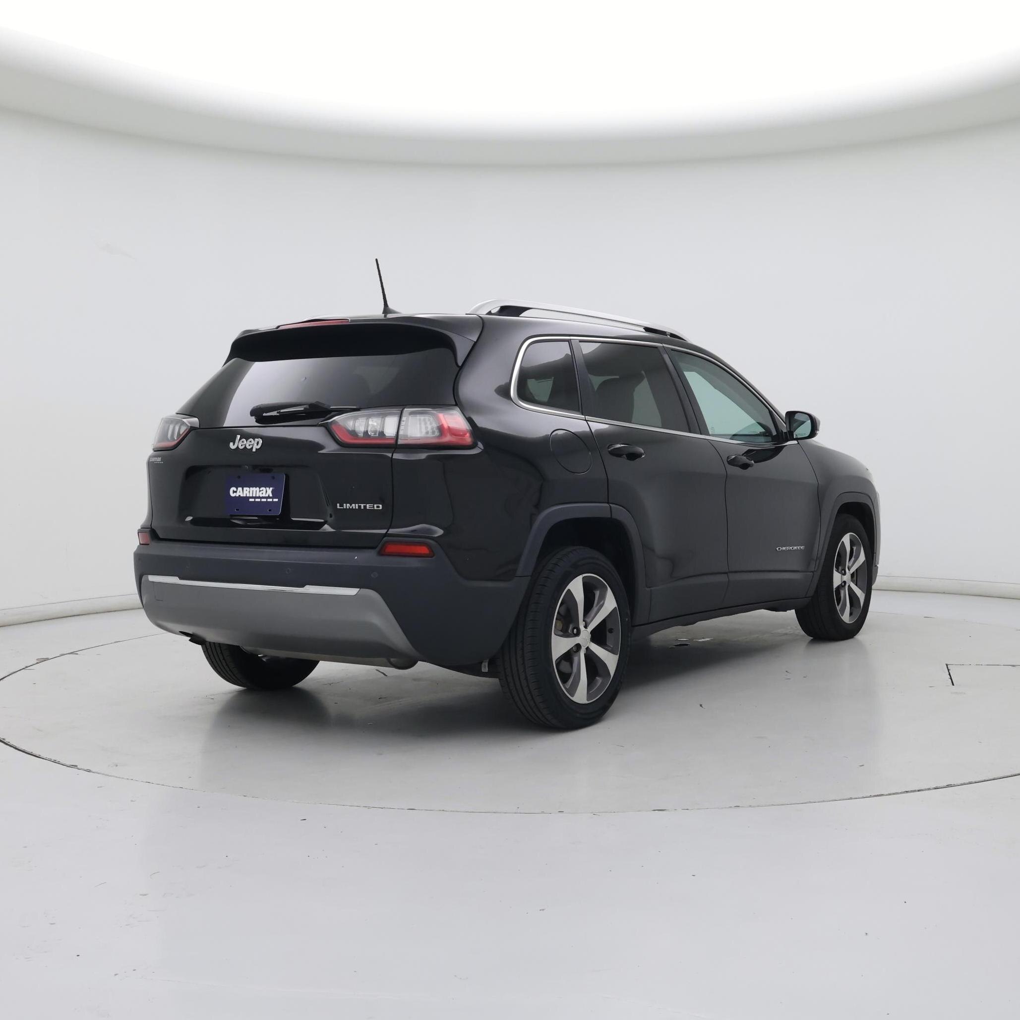 Thumbnail: 2019 Jeep Cherokee - 8