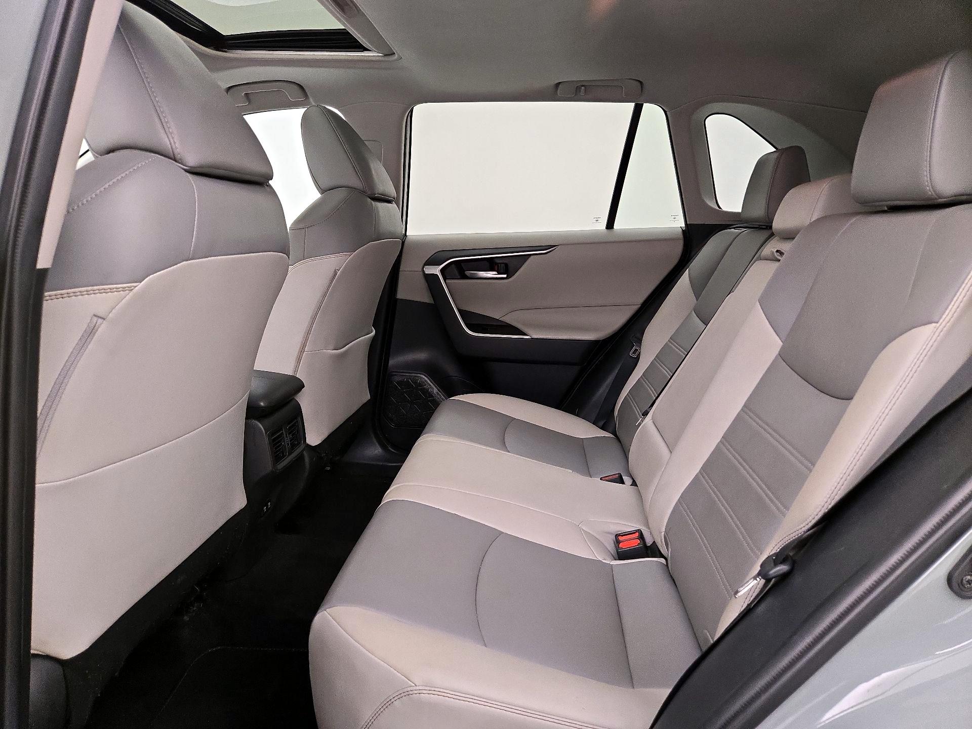 Thumbnail: 2021 Toyota RAV4 - 20