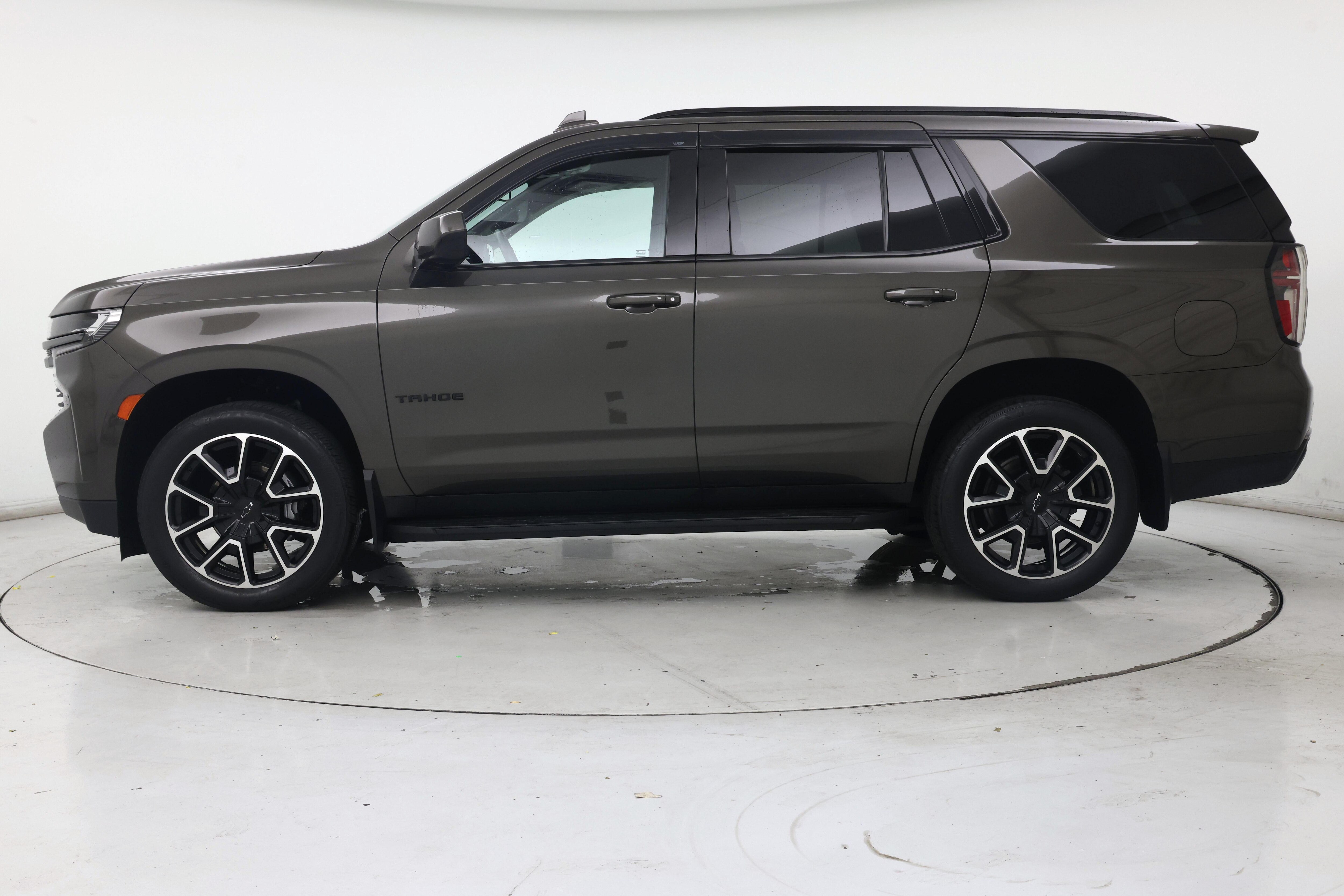 Thumbnail: 2021 Chevrolet Tahoe - 3
