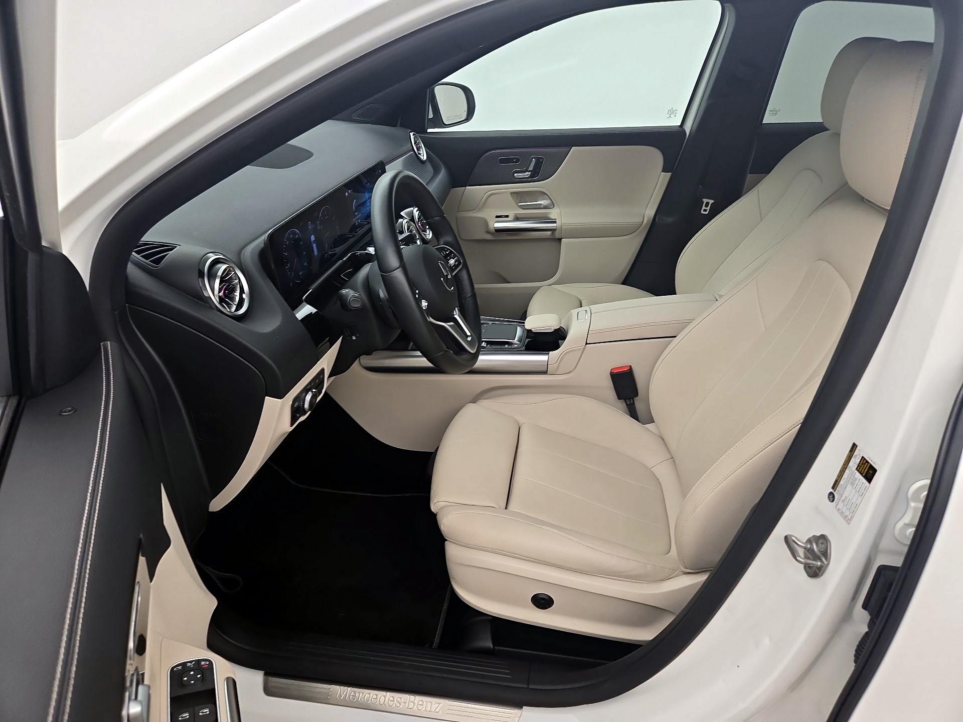 Thumbnail: 2022 Mercedes-Benz GLA - 11