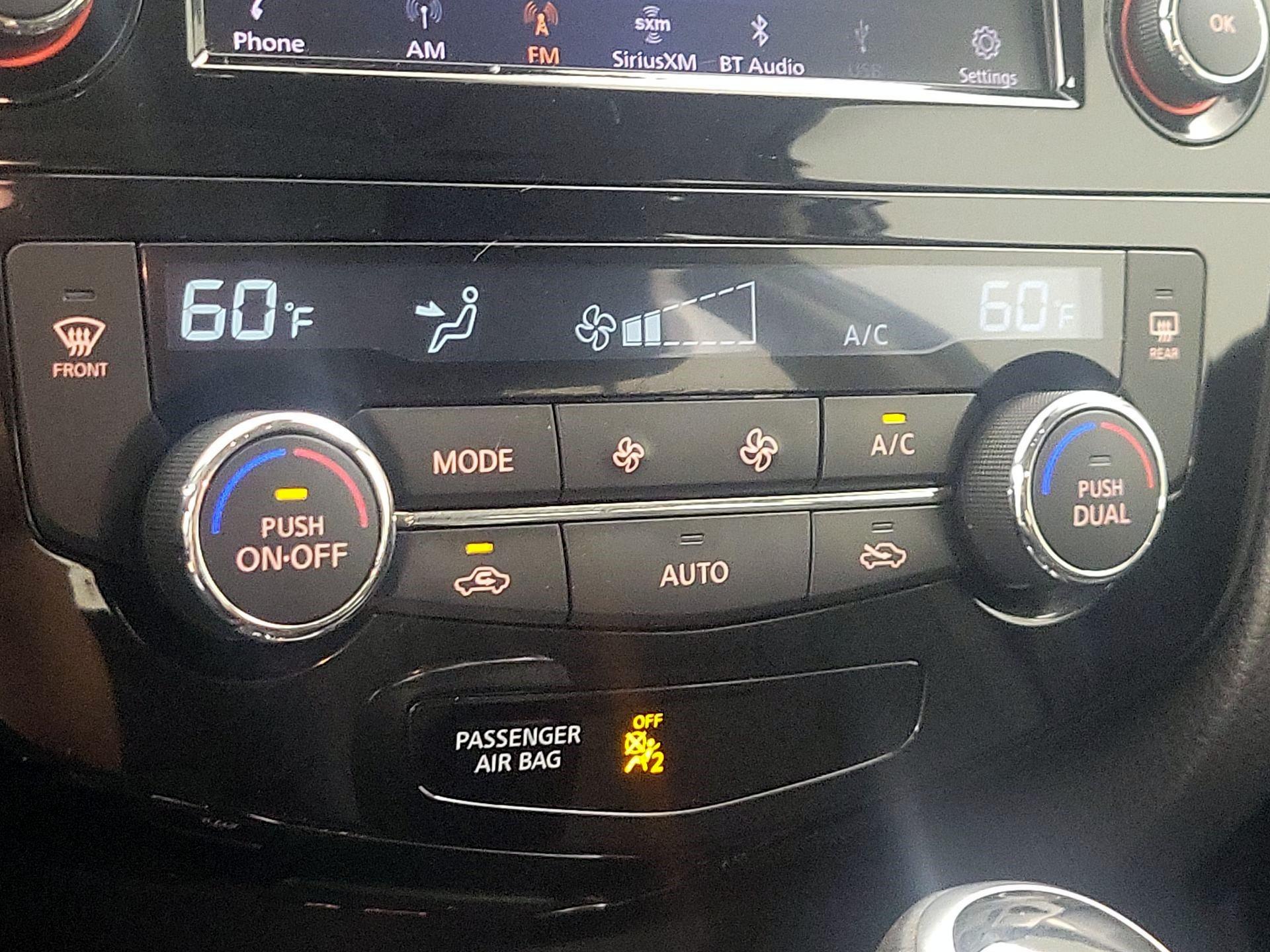 Thumbnail: 2020 Nissan Rogue Sport - 16
