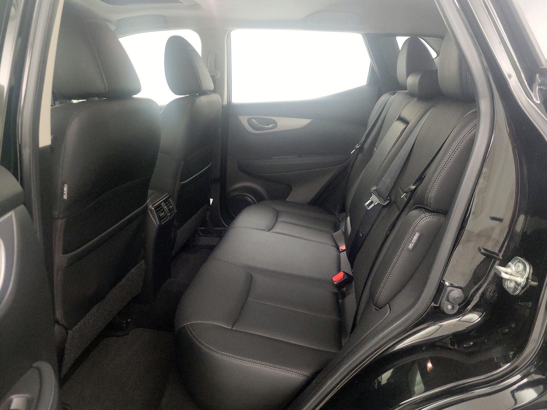 Thumbnail: 2020 Nissan Rogue Sport - 20