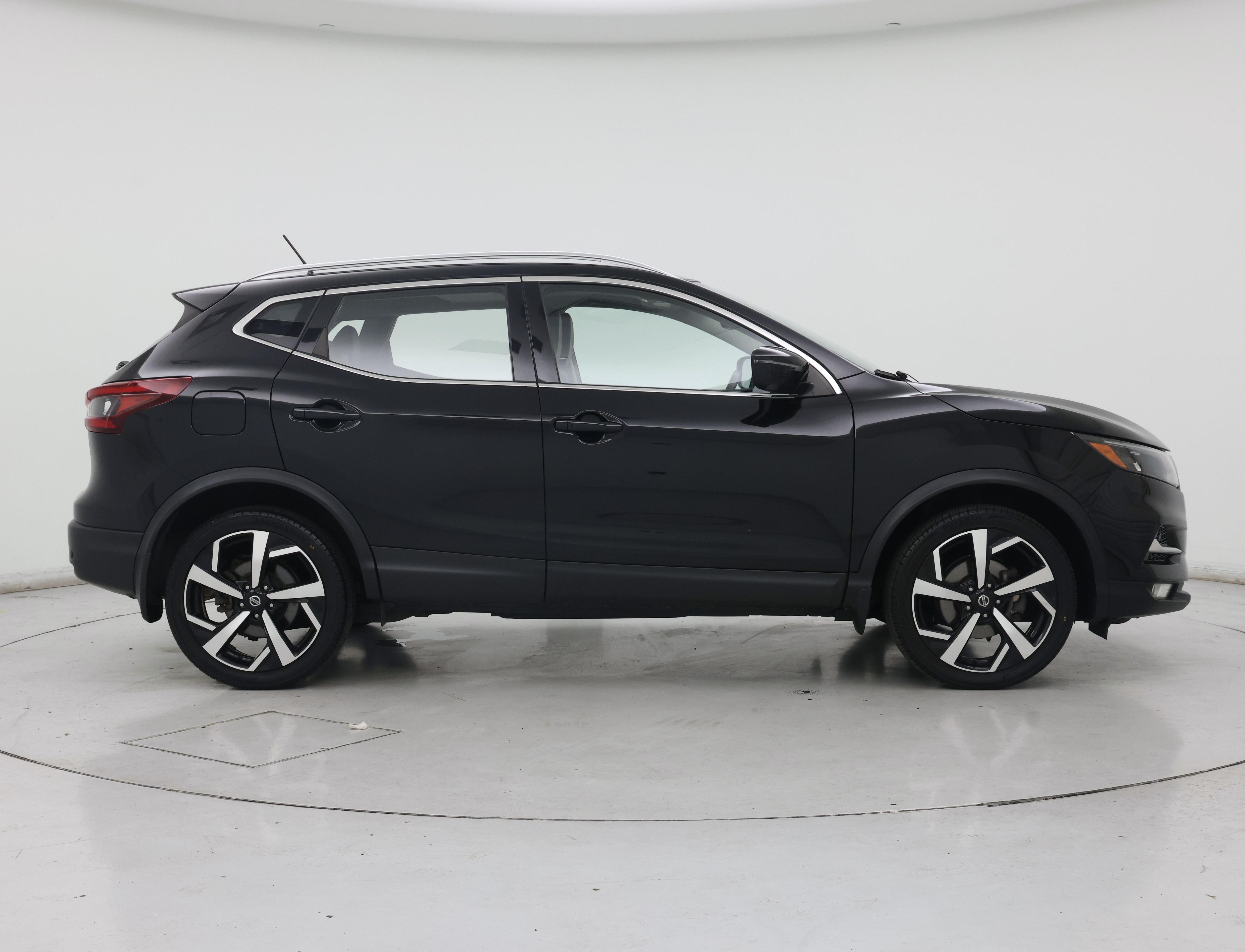 Thumbnail: 2020 Nissan Rogue Sport - 7