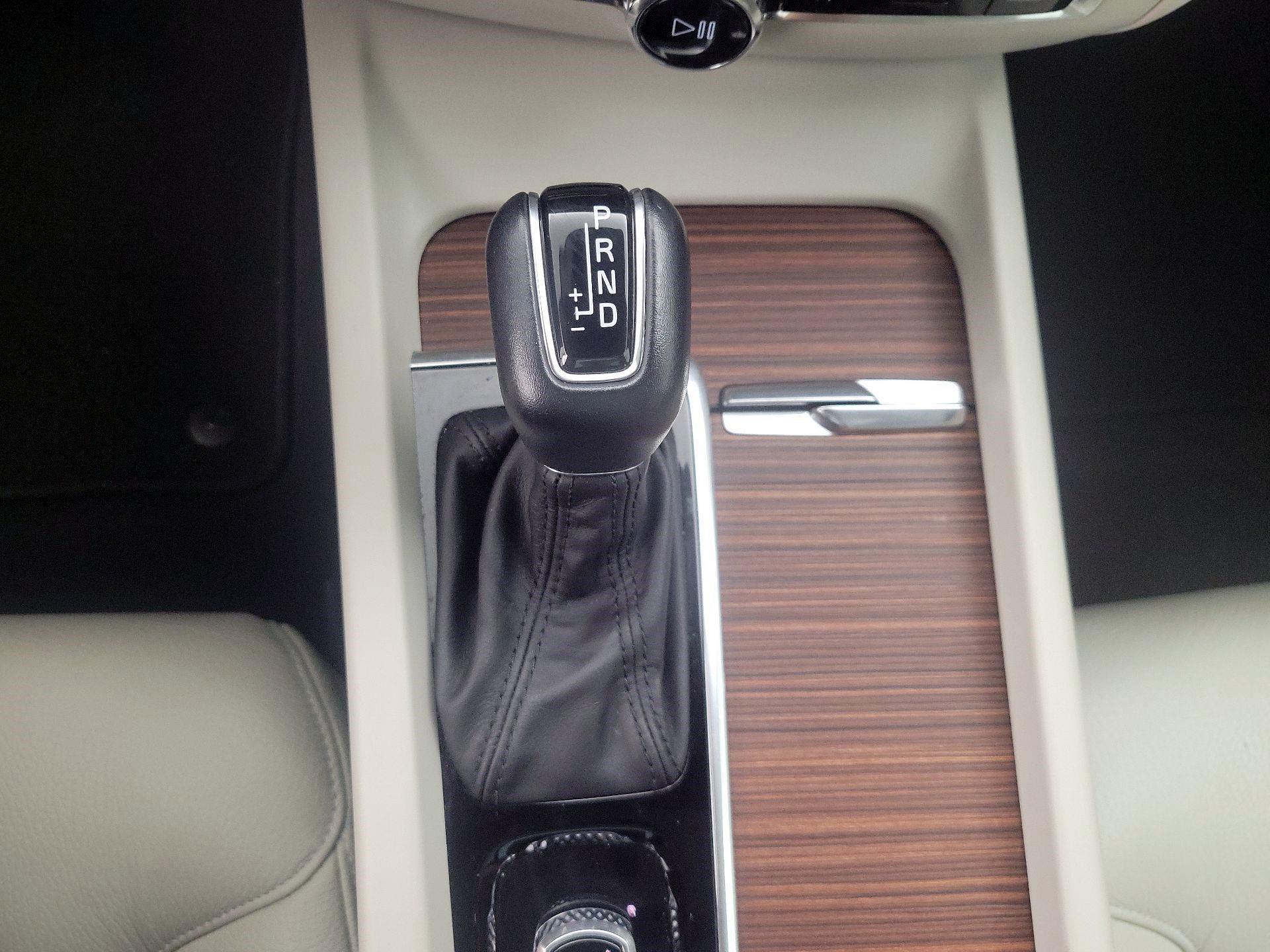 Thumbnail: 2021 Volvo S60 - 18