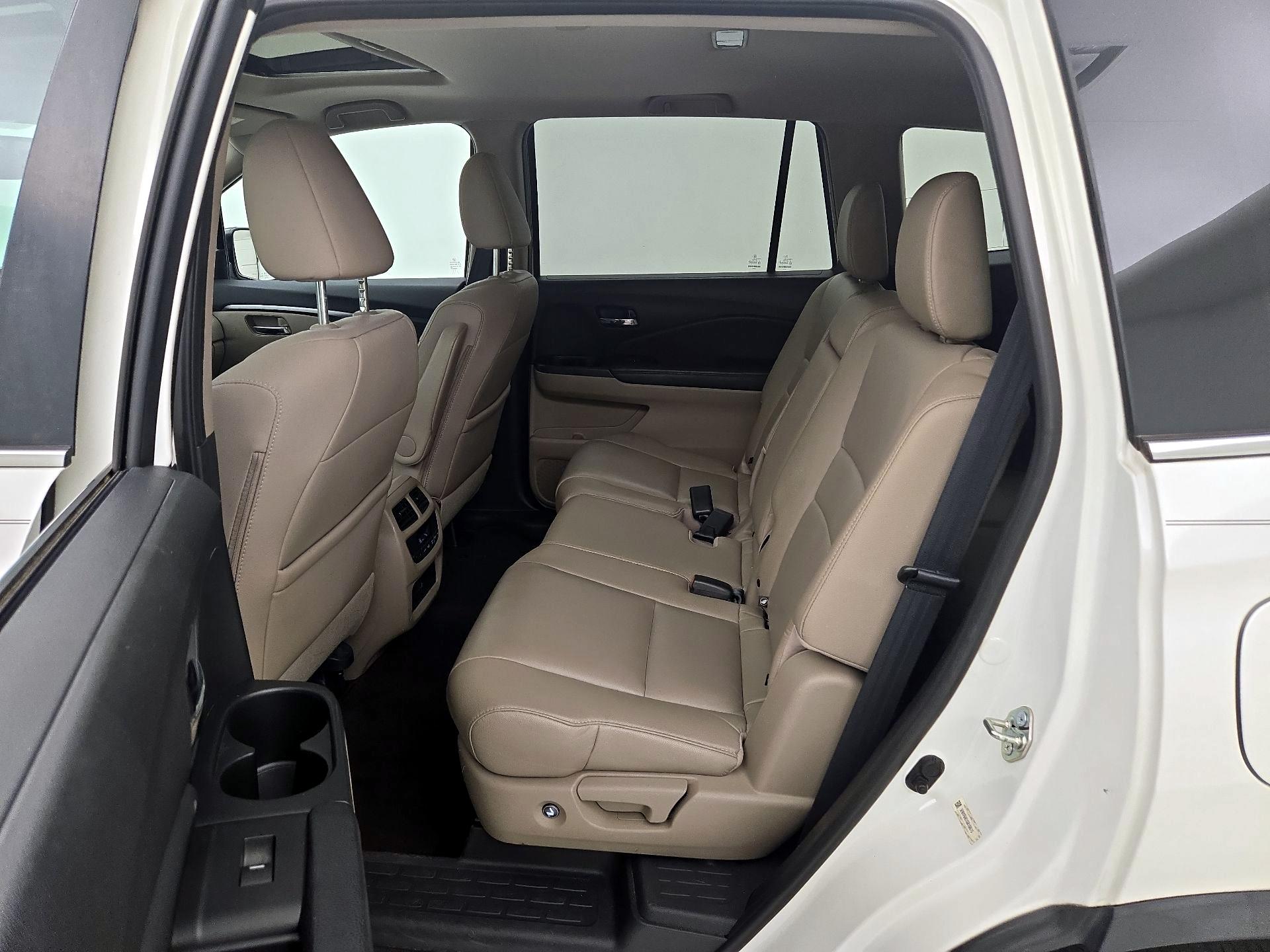 Thumbnail: 2016 Honda Pilot - 19