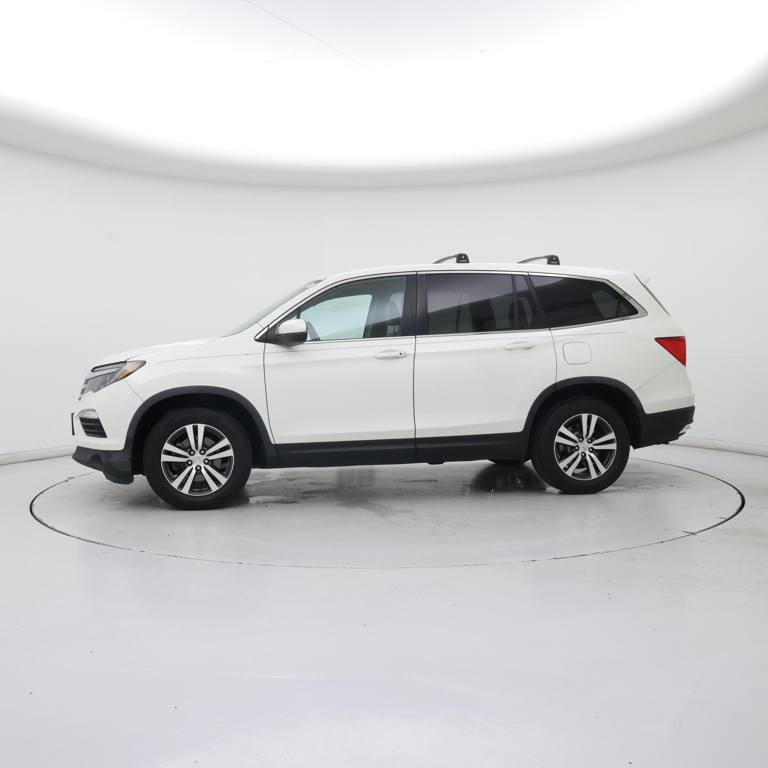 Thumbnail: 2016 Honda Pilot - 3