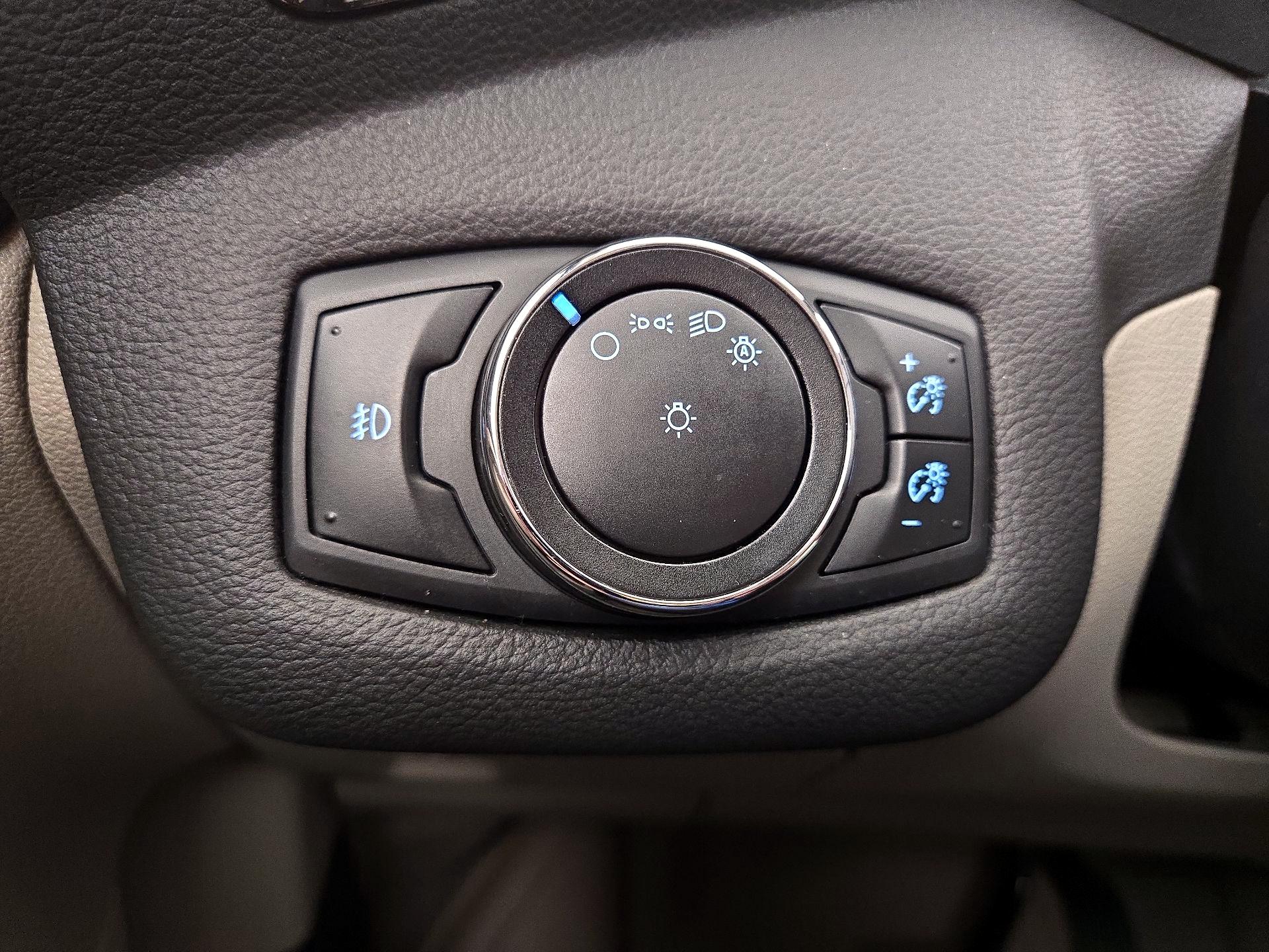 Thumbnail: 2015 Ford Escape - 13