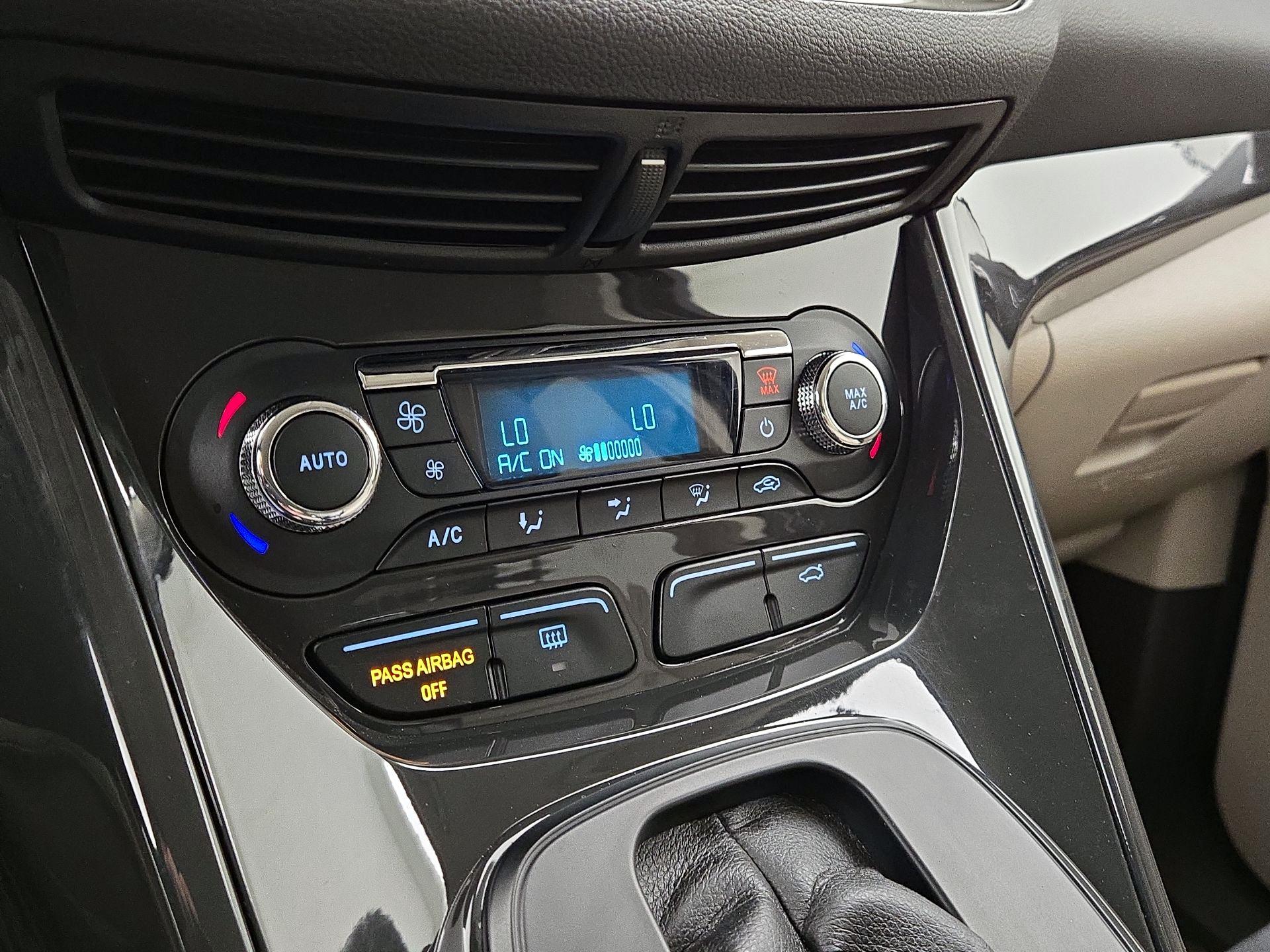 Thumbnail: 2015 Ford Escape - 16