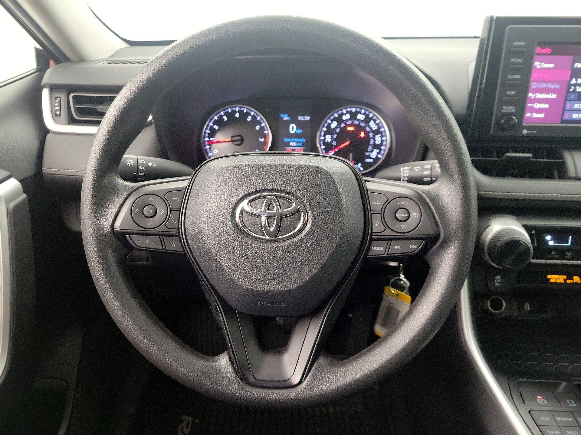 Thumbnail: 2020 Toyota RAV4 - 10