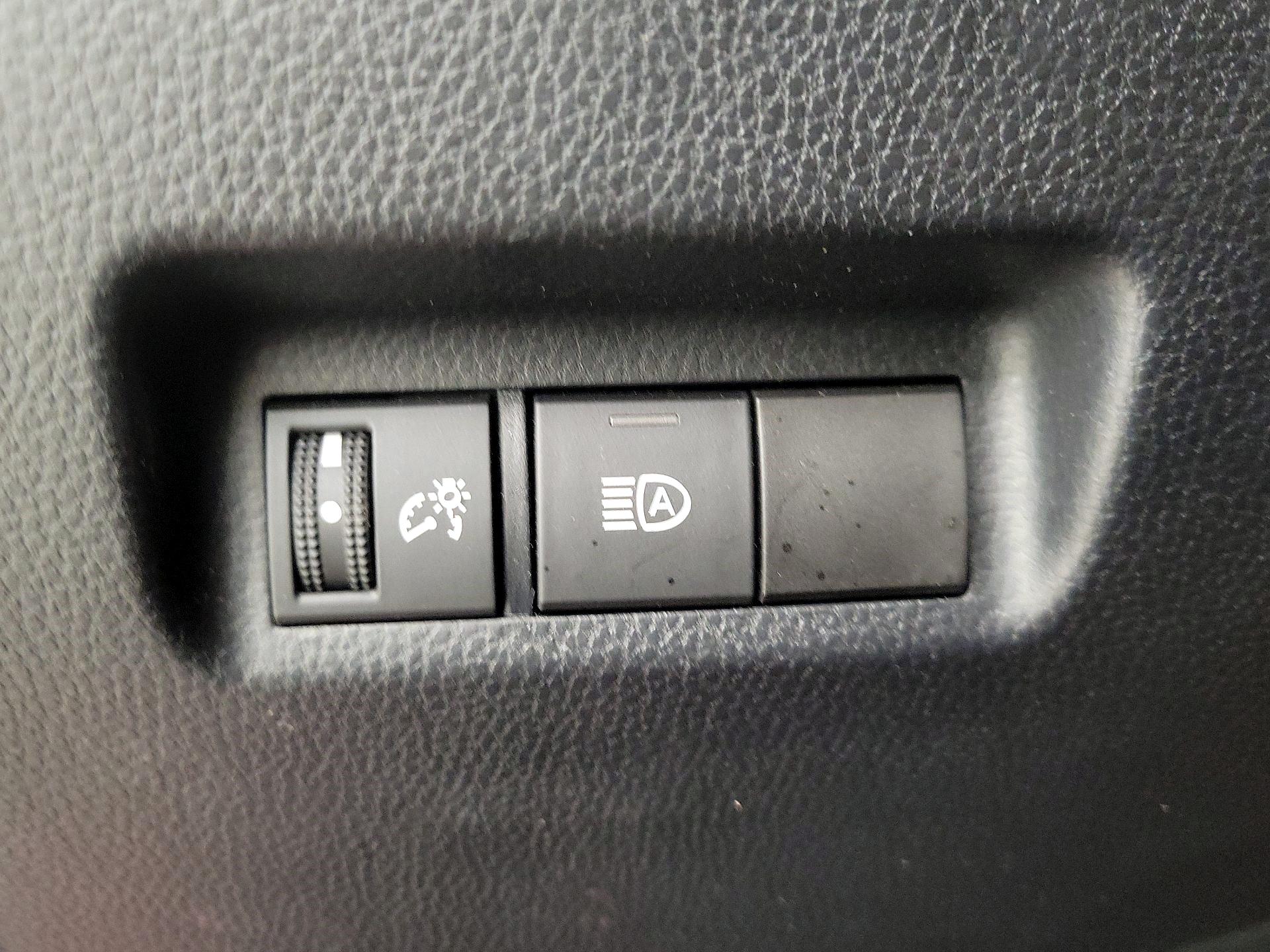 Thumbnail: 2020 Toyota RAV4 - 13
