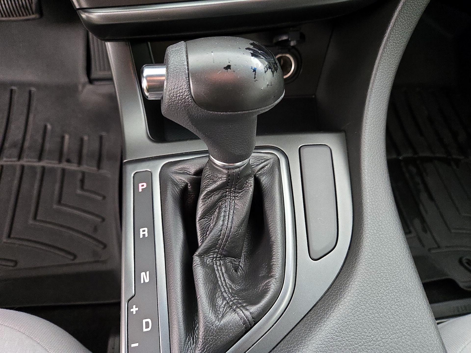 Thumbnail: 2015 Kia Optima - 17