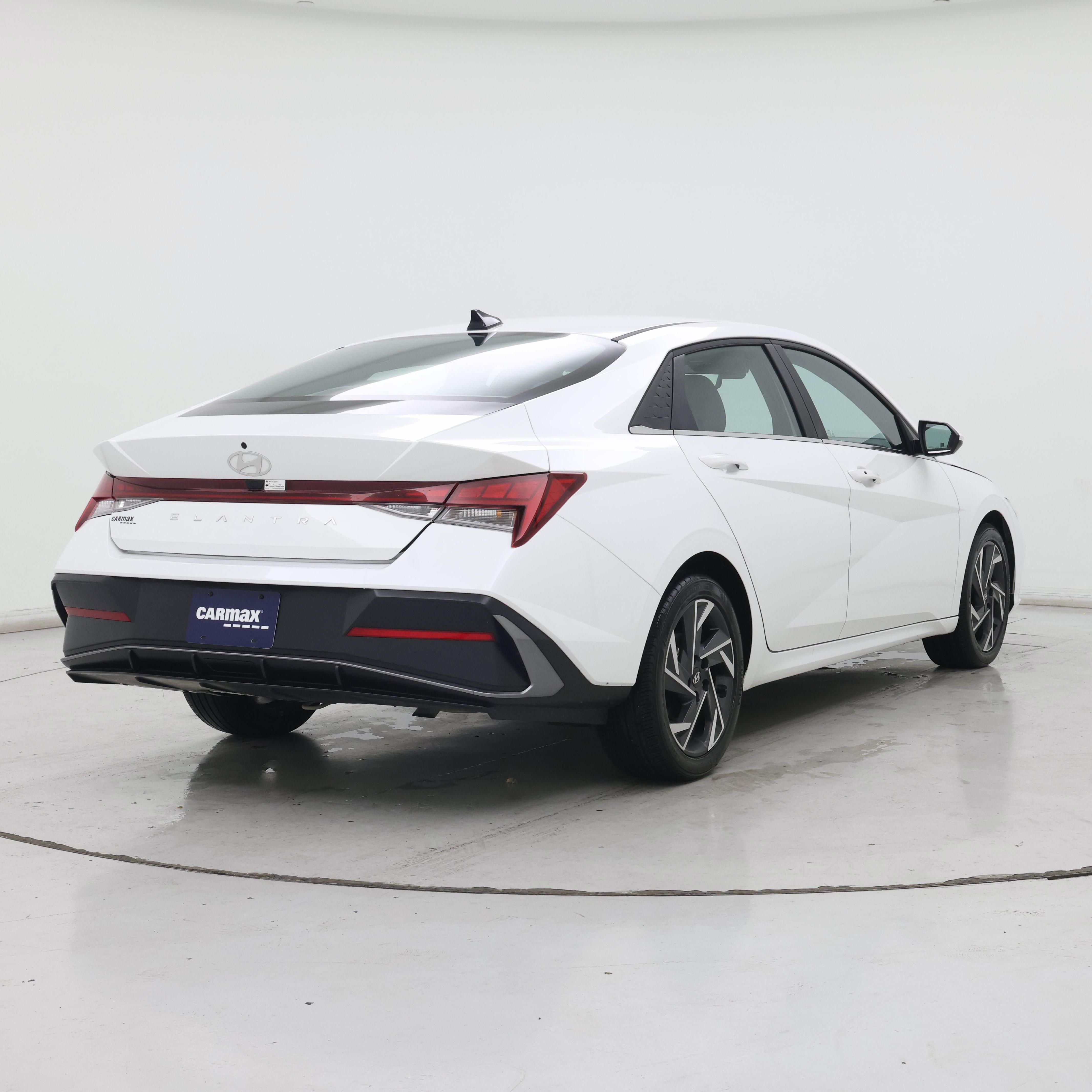 Thumbnail: 2024 Hyundai Elantra - 8