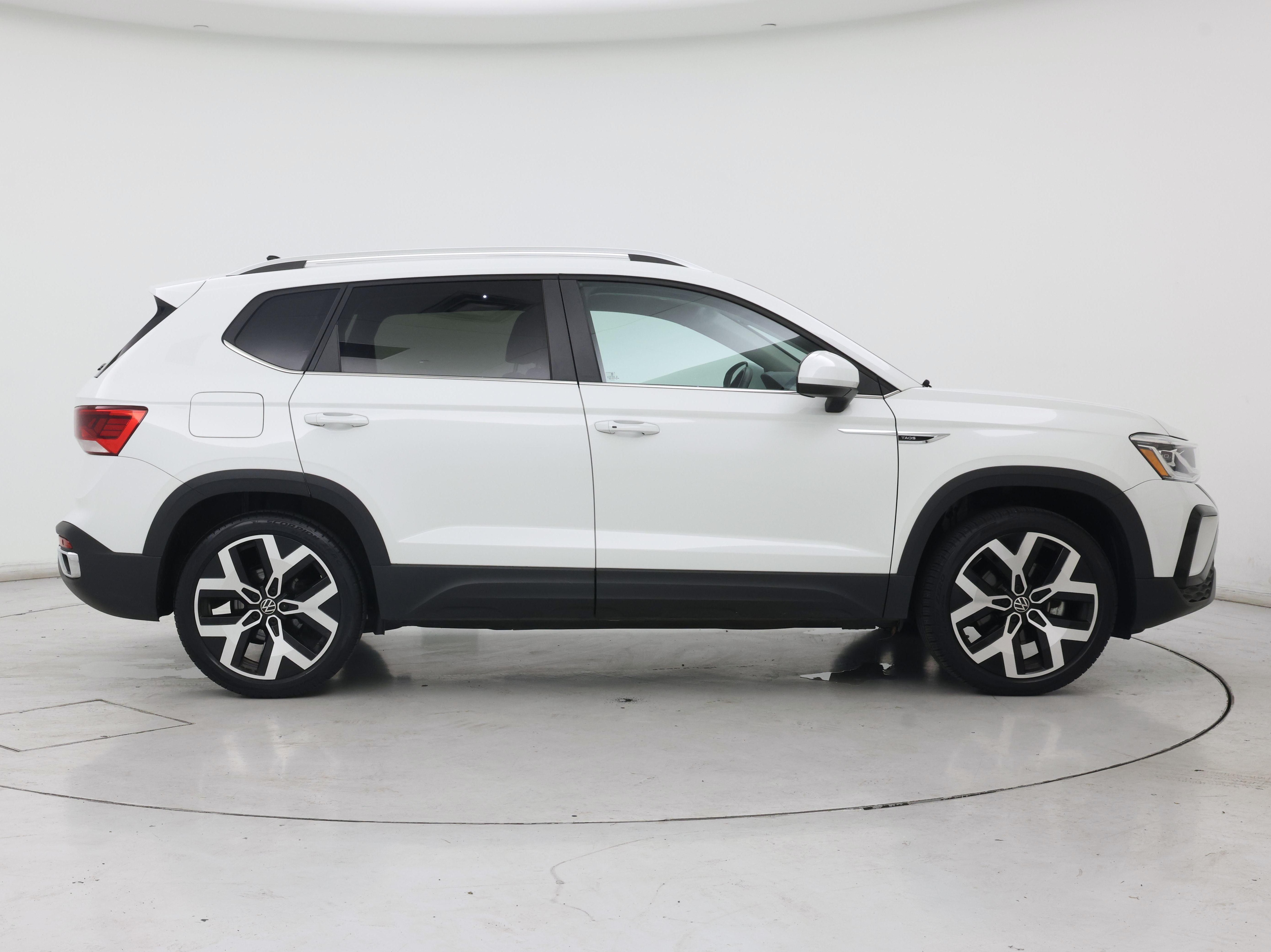Thumbnail: 2023 Volkswagen Taos - 7