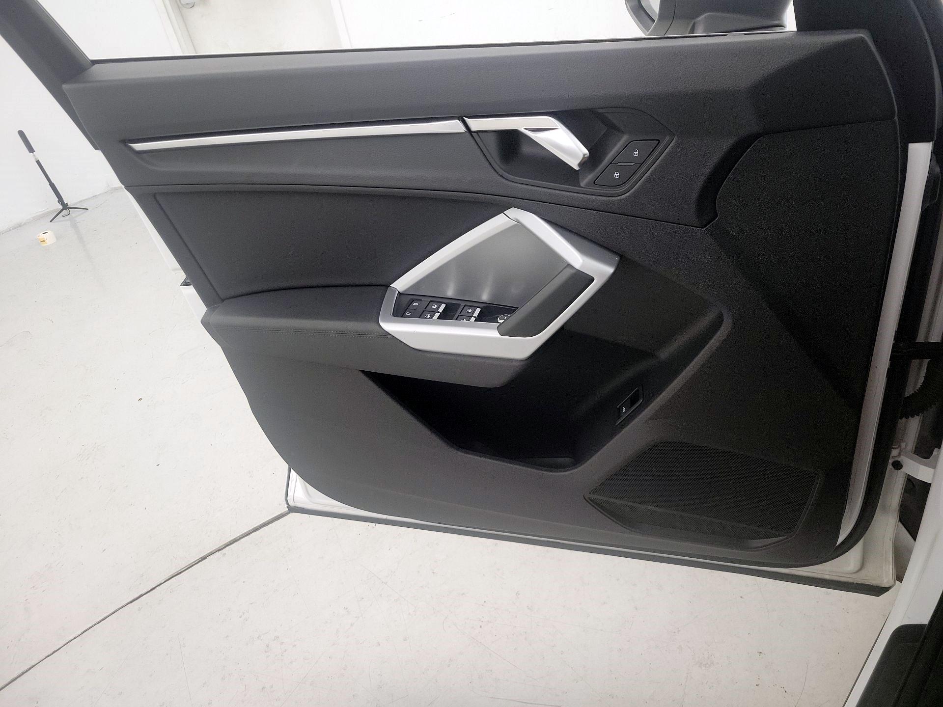 Thumbnail: 2020 Audi Q3 - 12