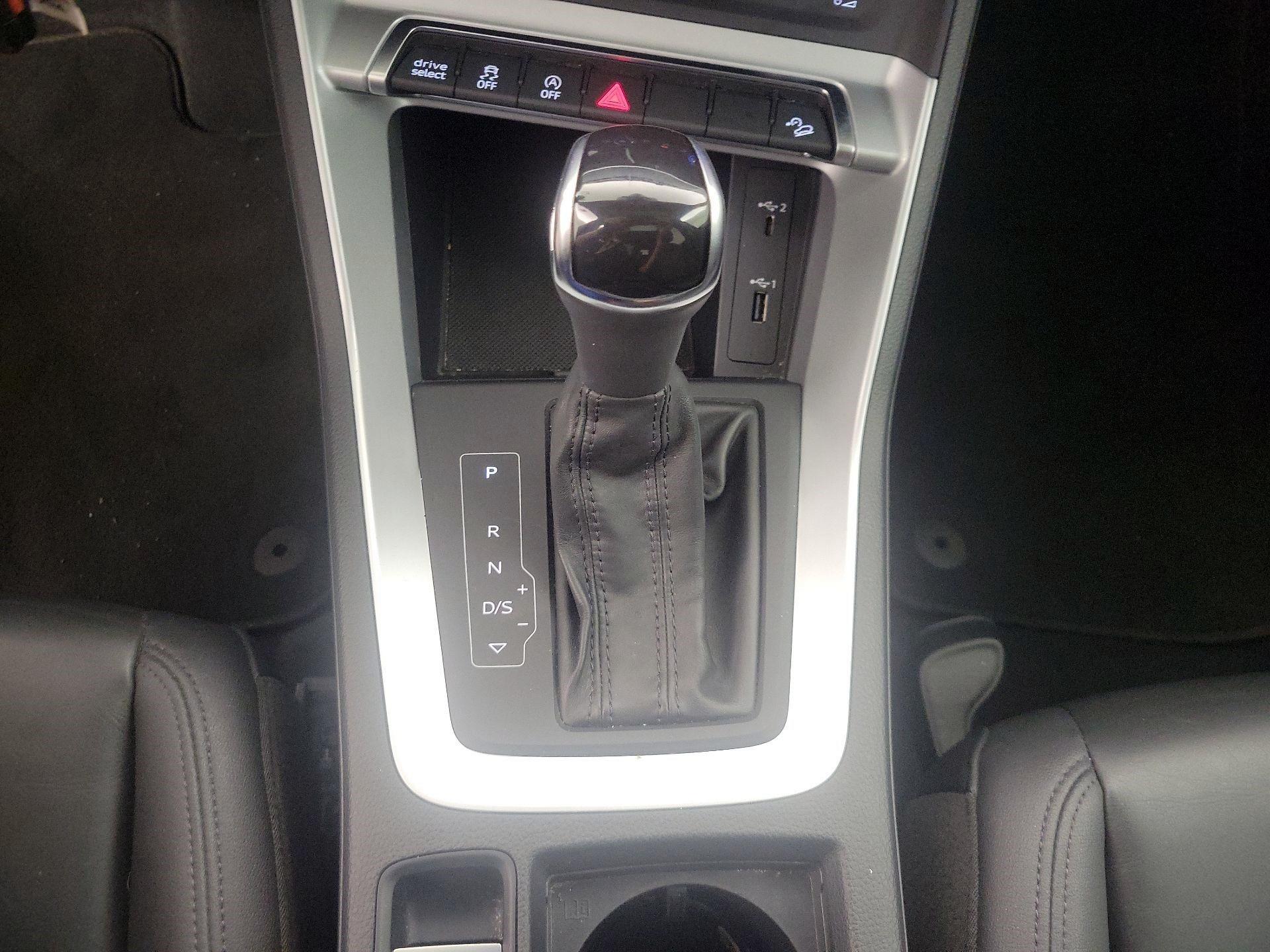 Thumbnail: 2020 Audi Q3 - 17