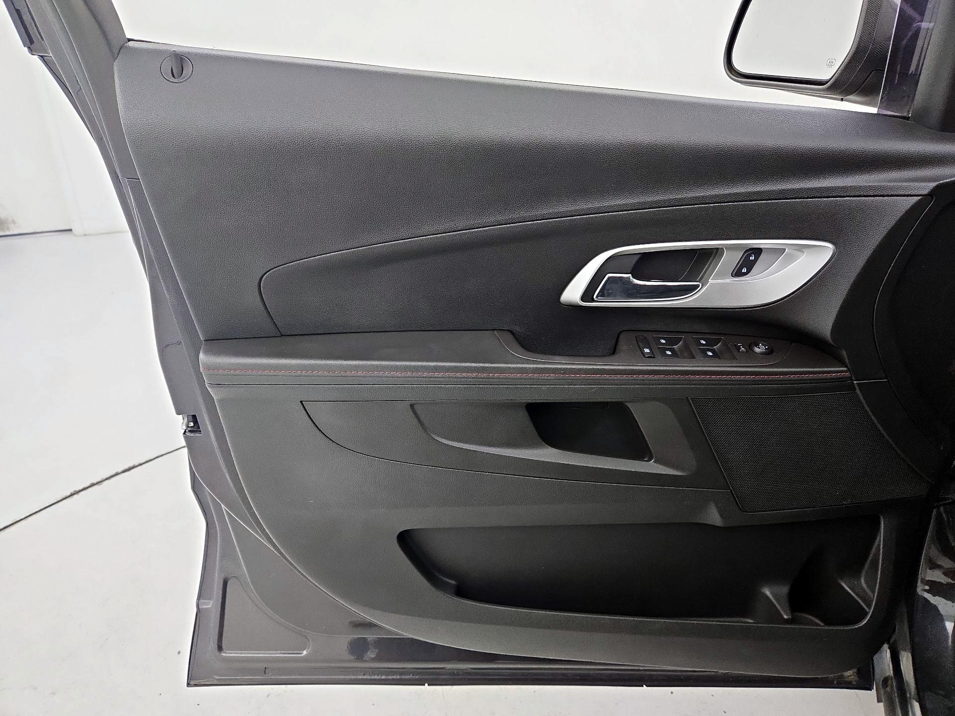 Thumbnail: 2015 Chevrolet Equinox - 12
