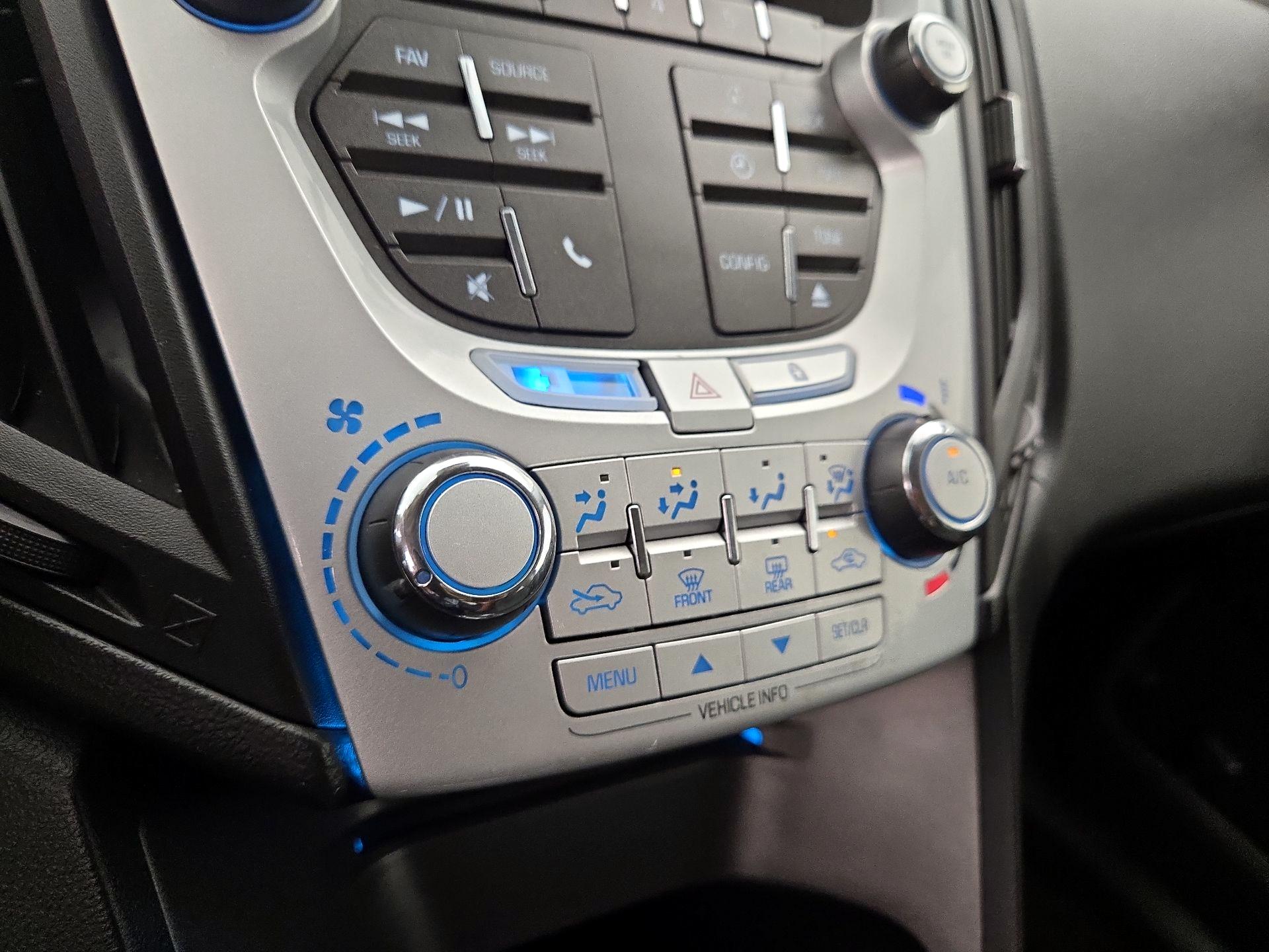 Thumbnail: 2015 Chevrolet Equinox - 15