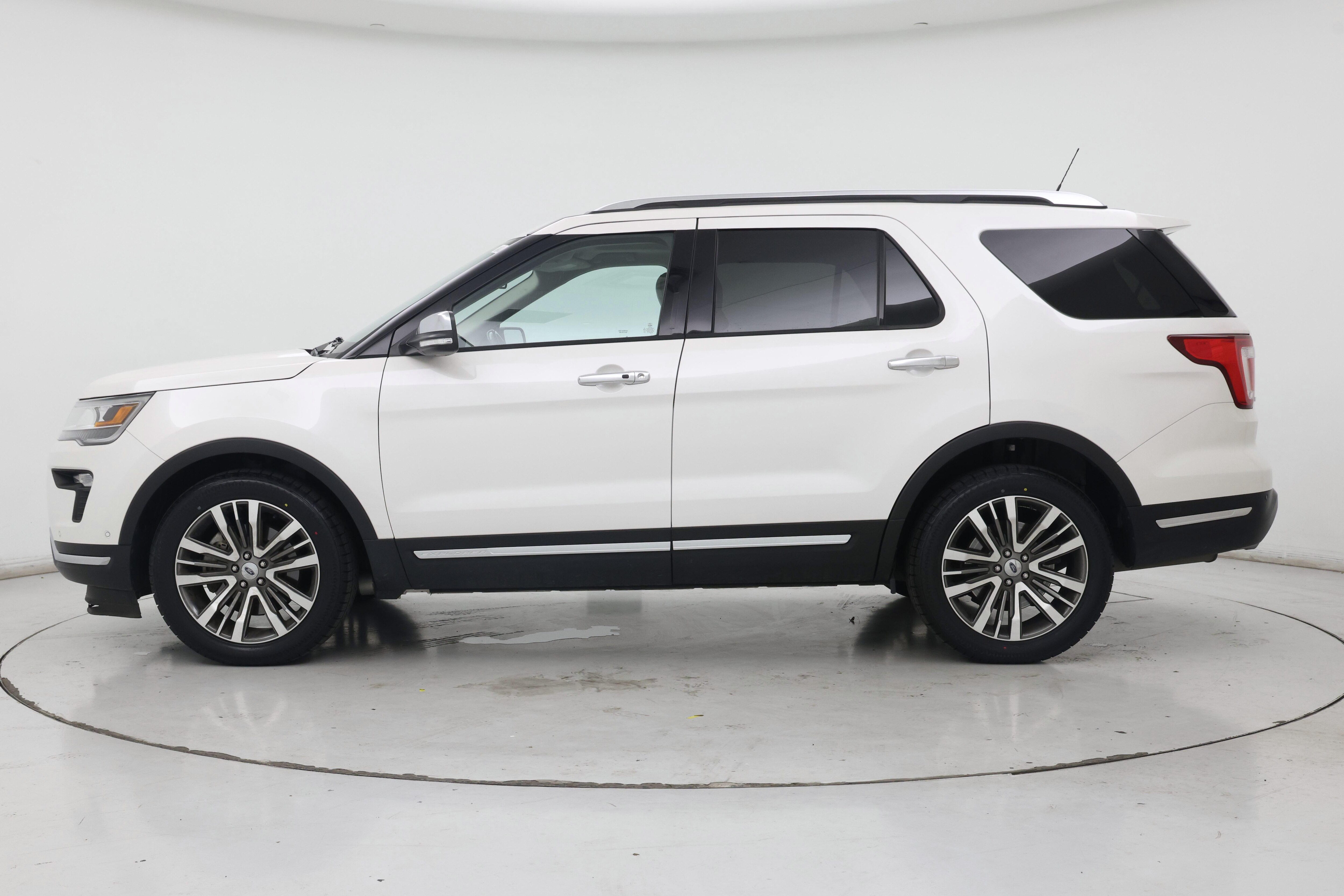 Thumbnail: 2019 Ford Explorer - 3