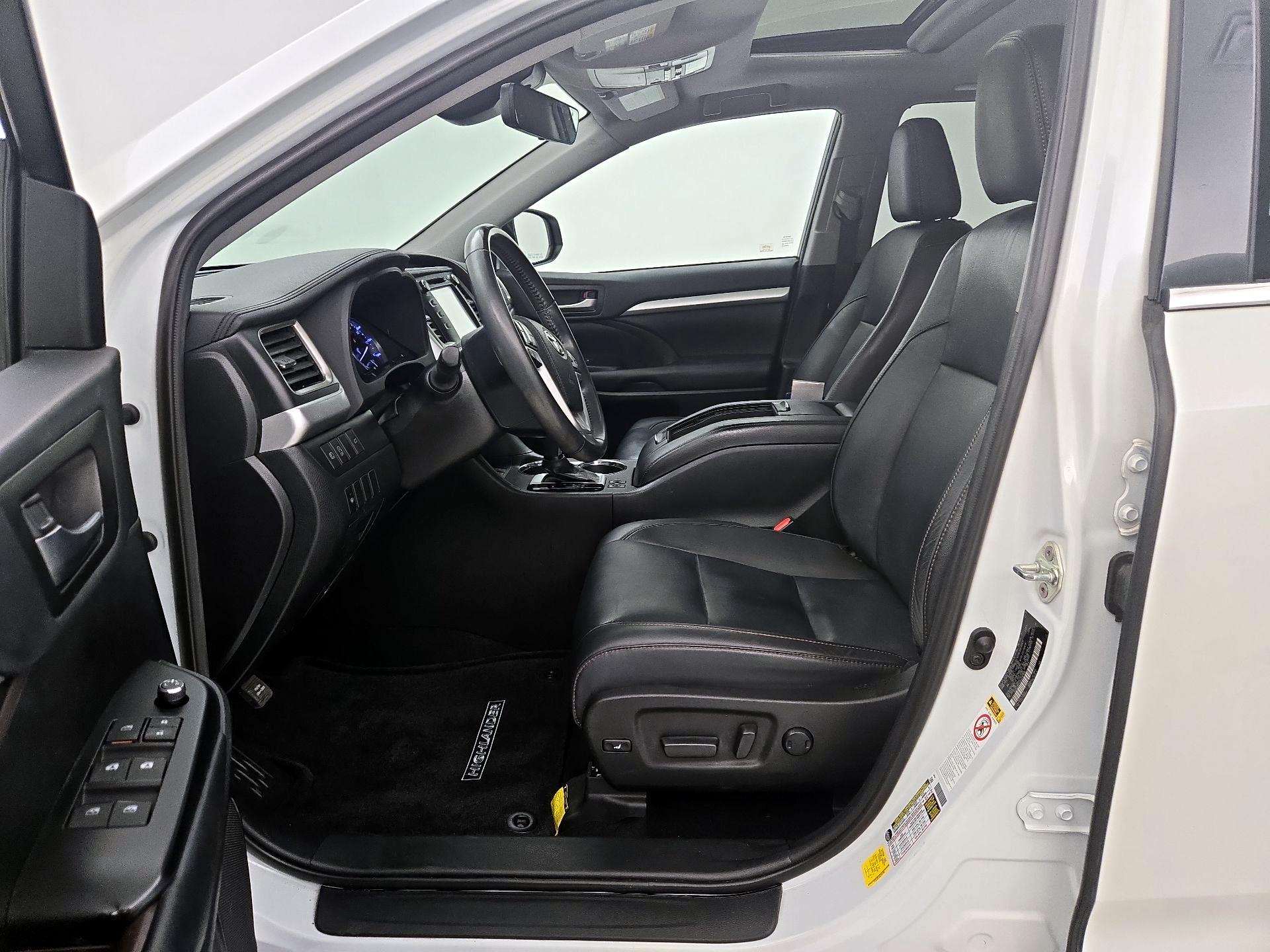 Thumbnail: 2019 Toyota Highlander - 11