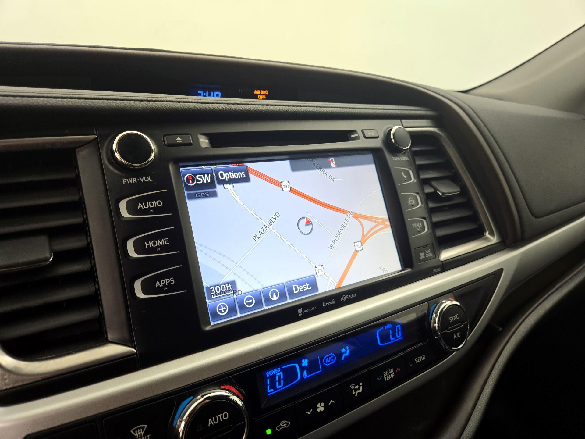 Thumbnail: 2019 Toyota Highlander - 14