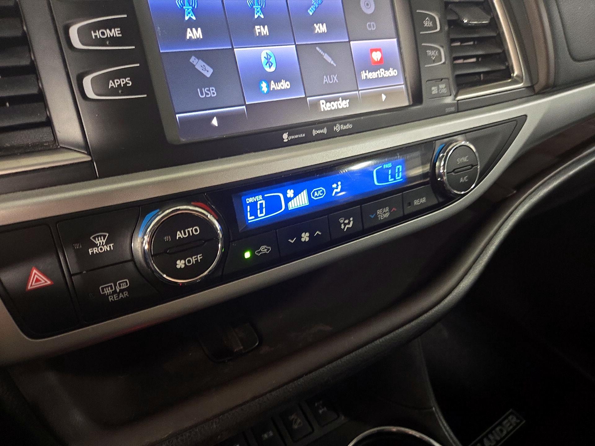 Thumbnail: 2019 Toyota Highlander - 17