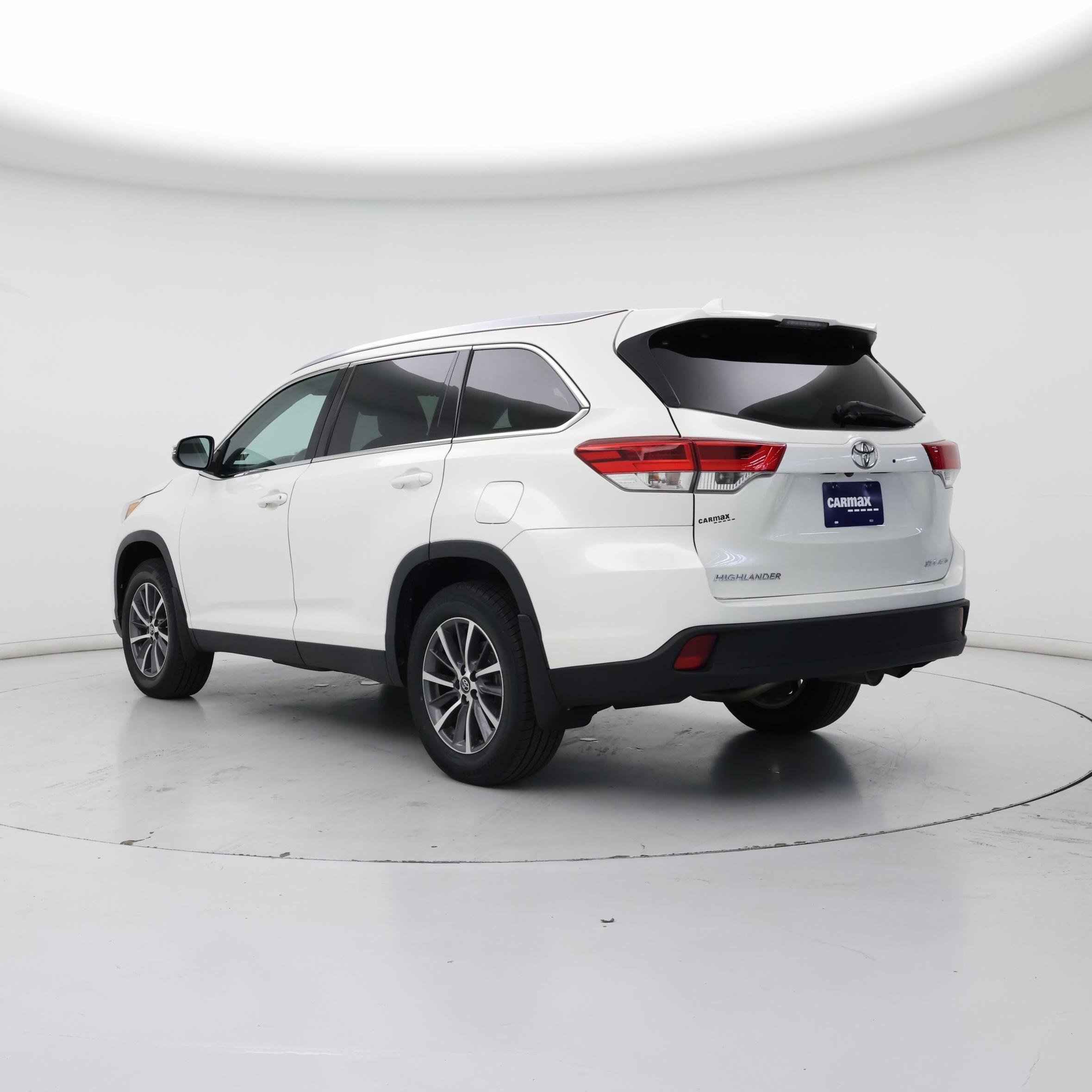 Thumbnail: 2019 Toyota Highlander - 2