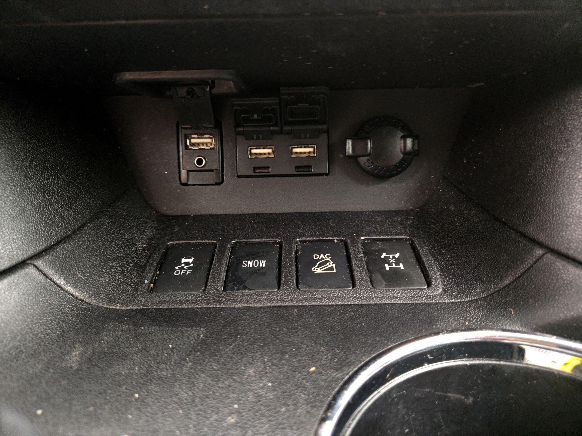 Thumbnail: 2019 Toyota Highlander - 19