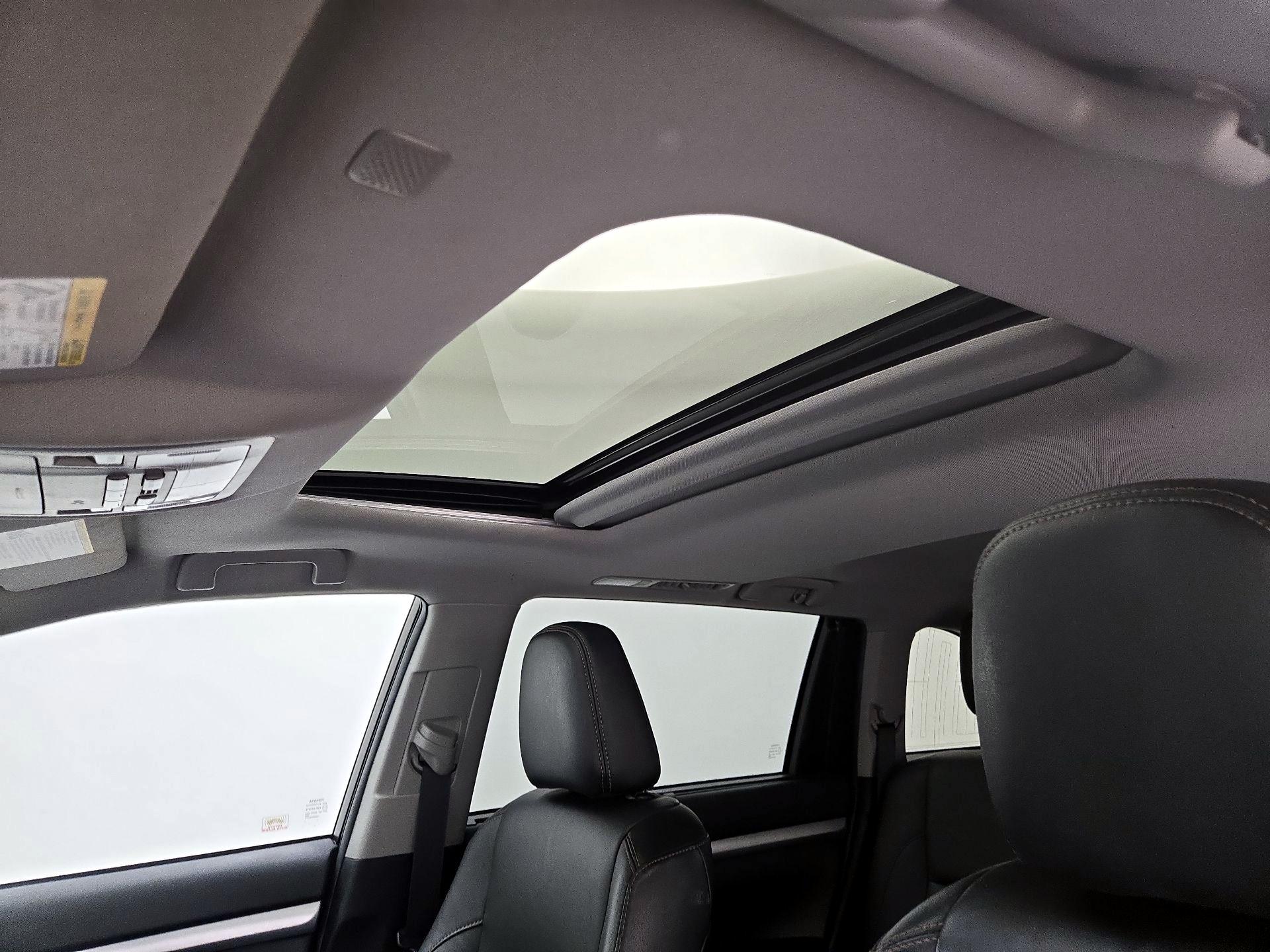 Thumbnail: 2019 Toyota Highlander - 20