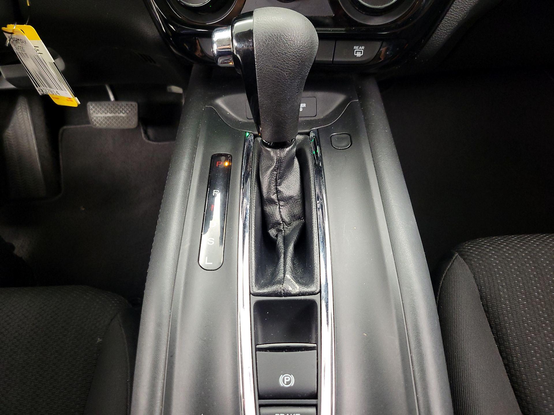 Thumbnail: 2016 Honda HR-V - 17