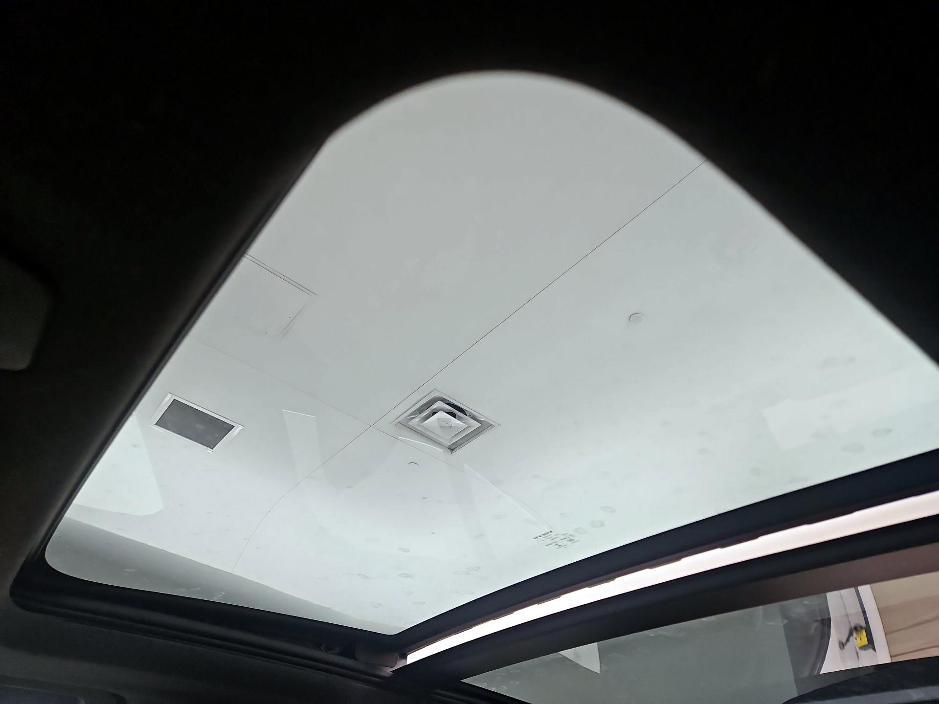 Thumbnail: 2022 Volvo XC40 - 18