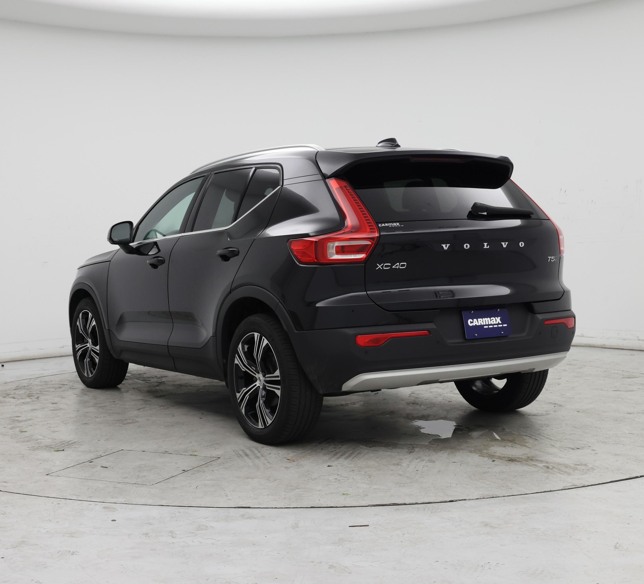 Thumbnail: 2022 Volvo XC40 - 2