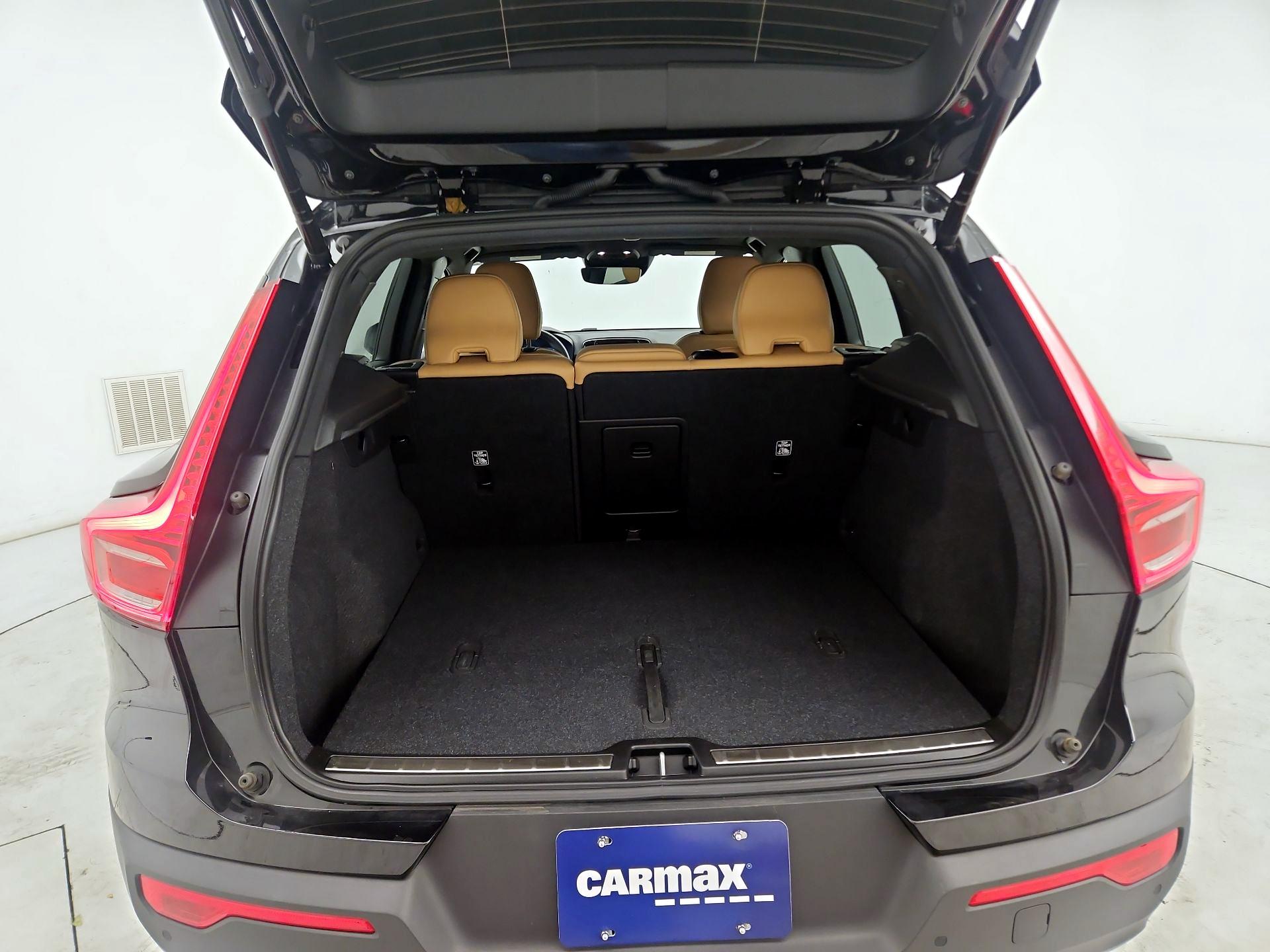 Thumbnail: 2022 Volvo XC40 - 20