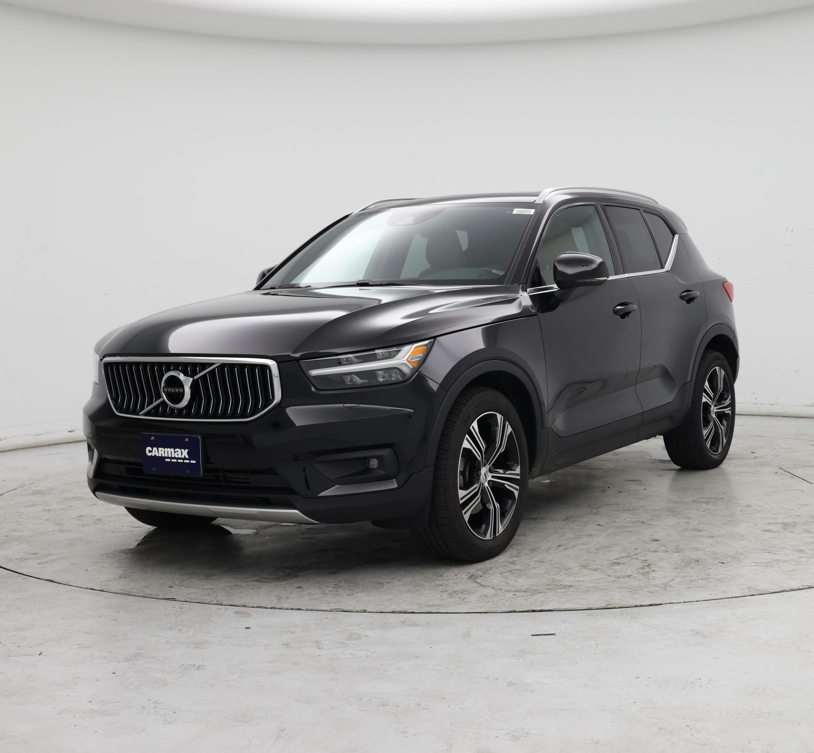 Thumbnail: 2022 Volvo XC40 - 4