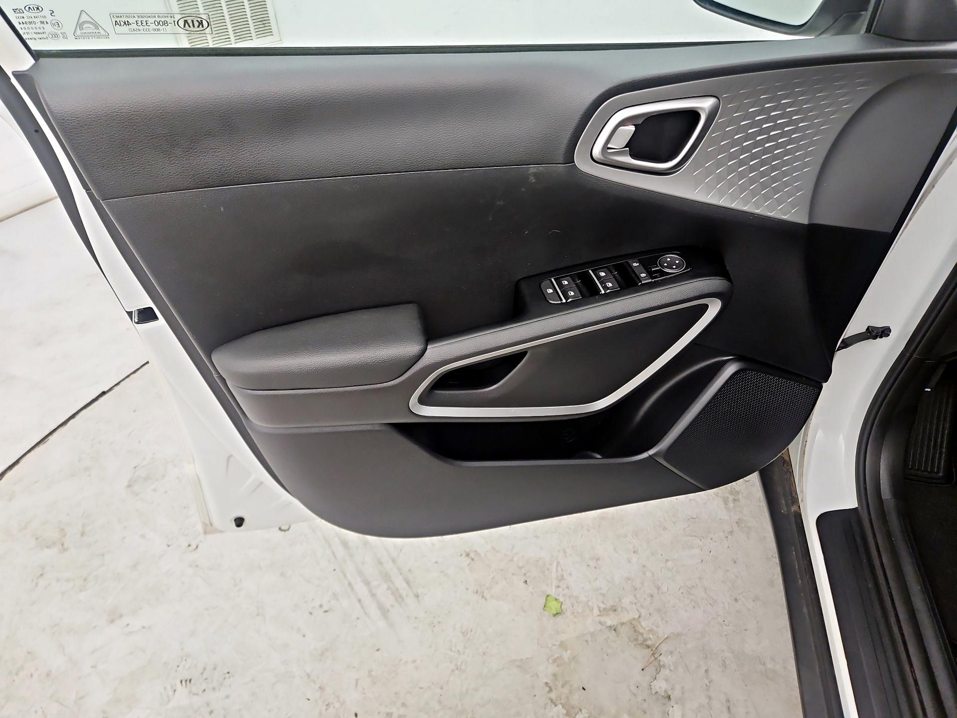 Thumbnail: 2020 Kia Soul - 12