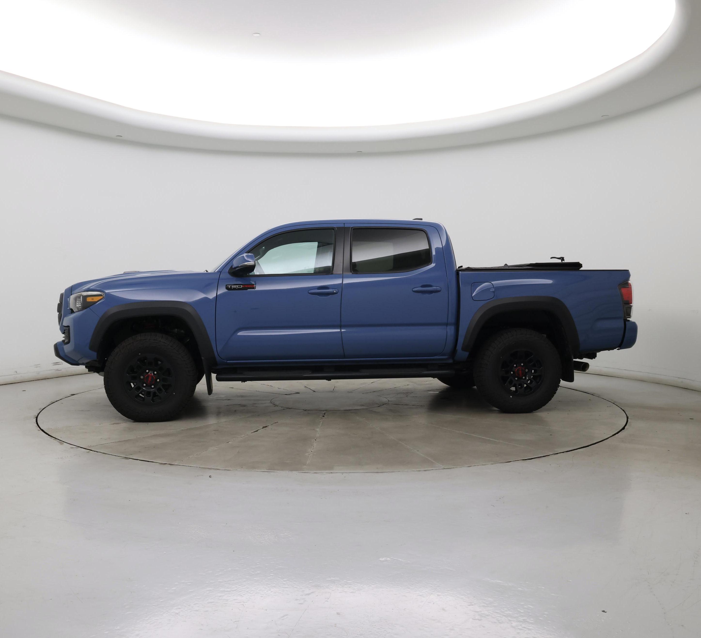 Thumbnail: 2018 Toyota Tacoma - 3
