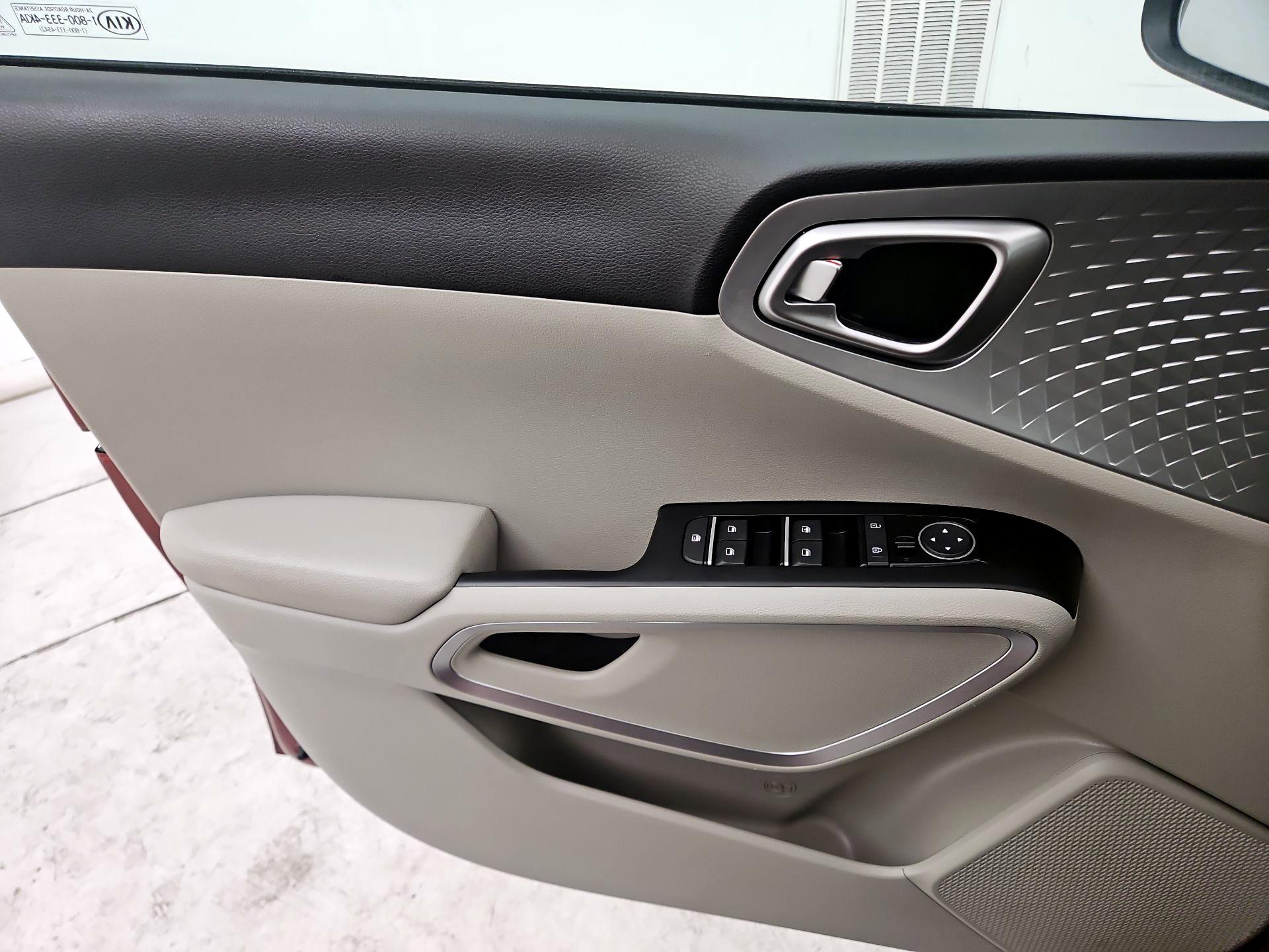 Thumbnail: 2020 Kia Soul - 12