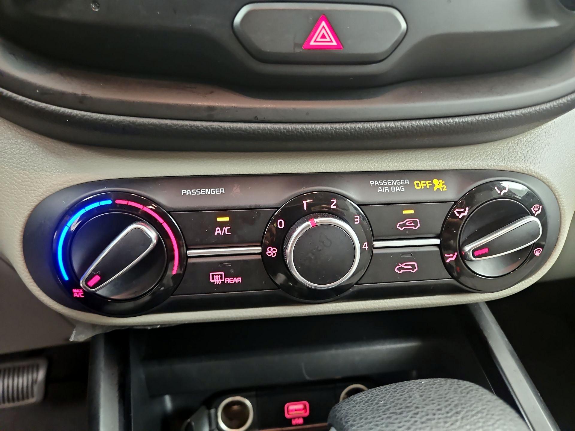 Thumbnail: 2020 Kia Soul - 16