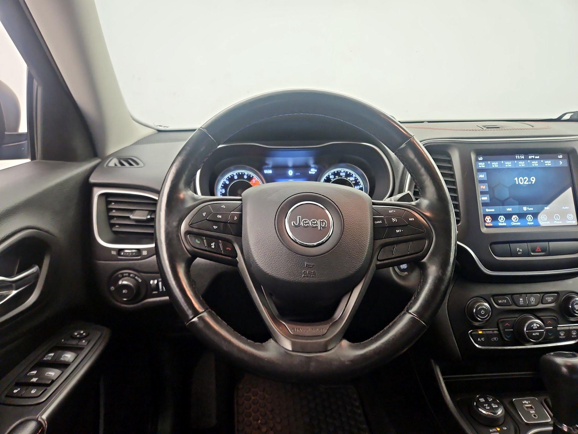 Thumbnail: 2020 Jeep Cherokee - 10