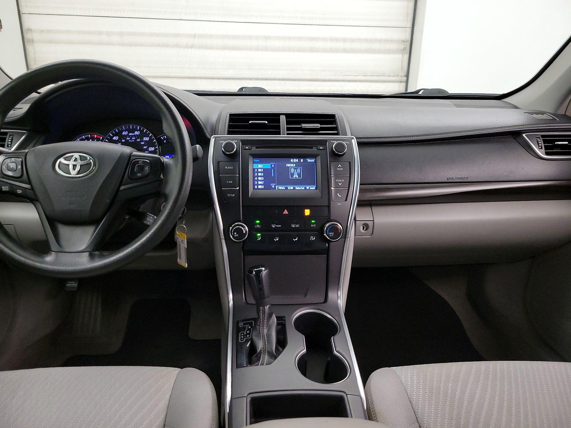 Thumbnail: 2015 Toyota Camry - 9