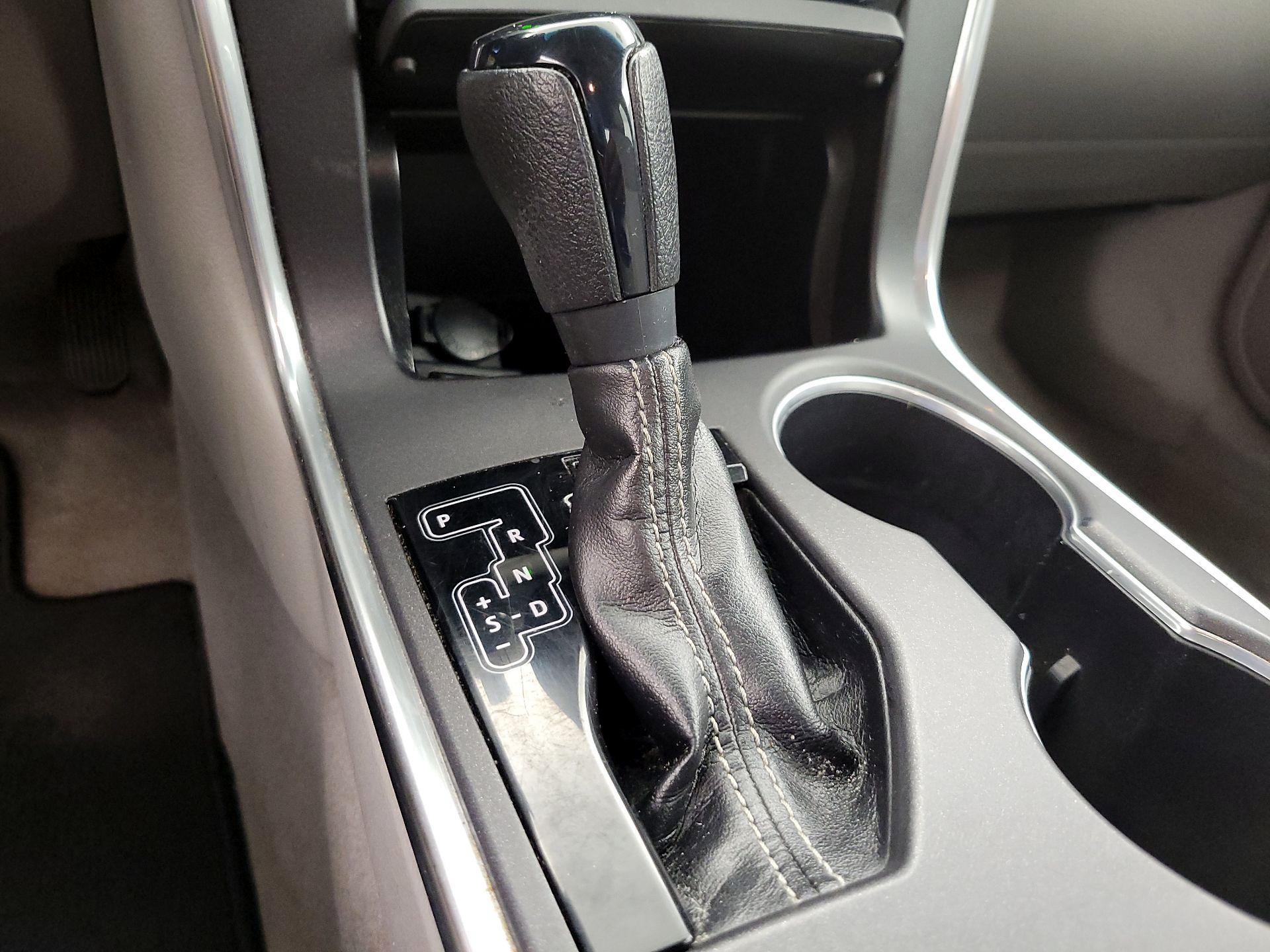 Thumbnail: 2015 Toyota Camry - 17