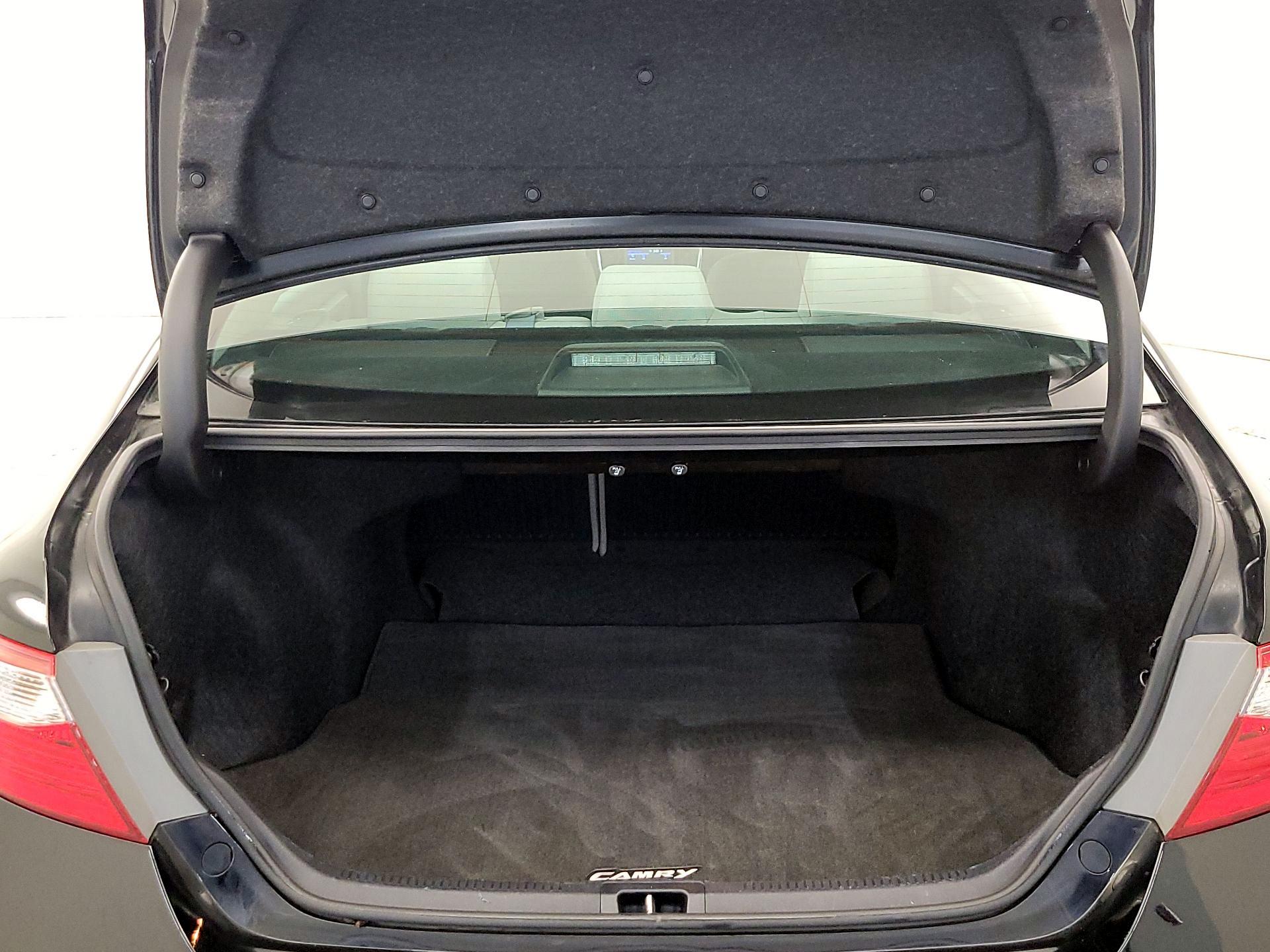 Thumbnail: 2015 Toyota Camry - 20