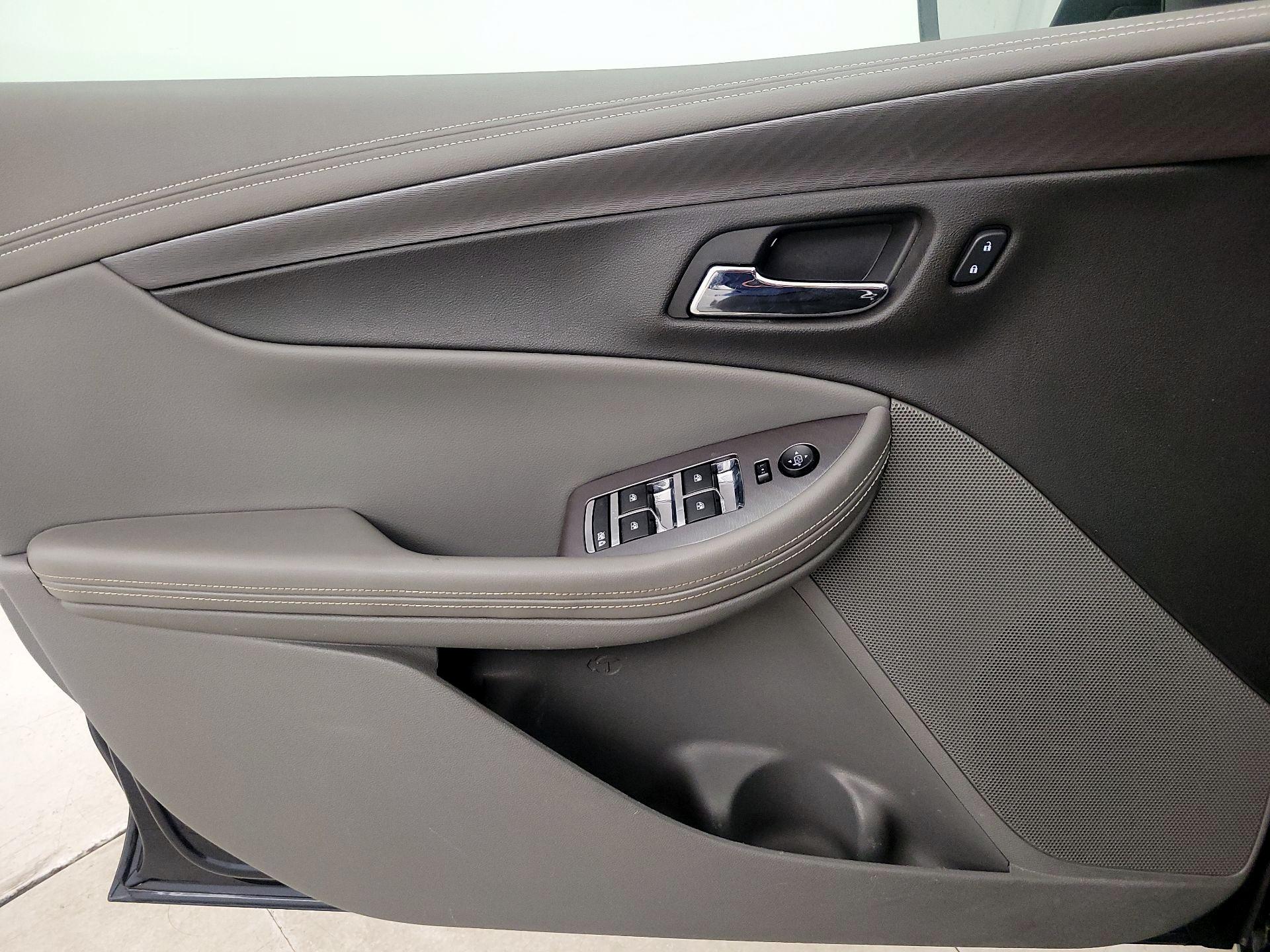 Thumbnail: 2014 Chevrolet Impala - 12