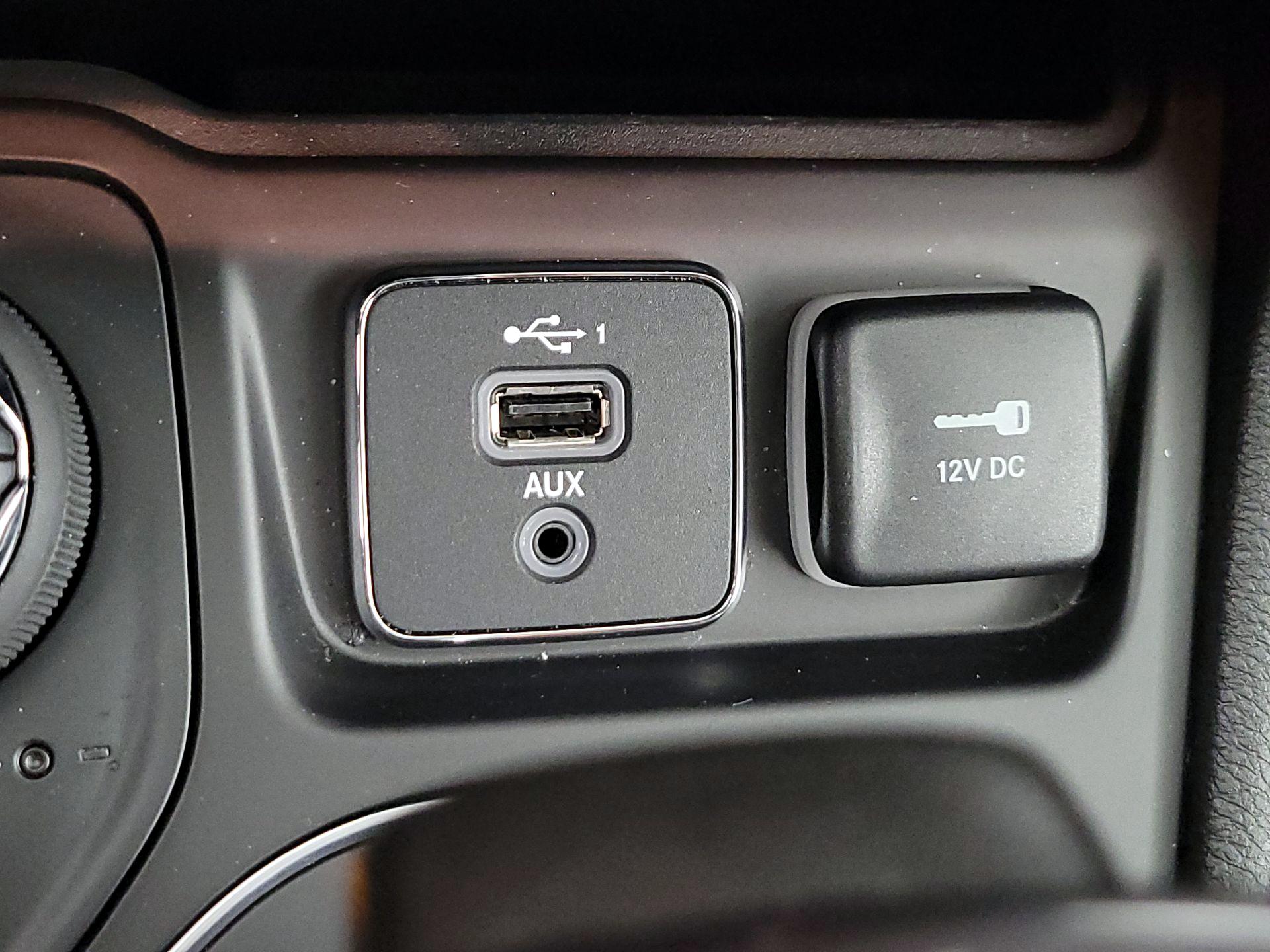 Thumbnail: 2021 Jeep Cherokee - 18