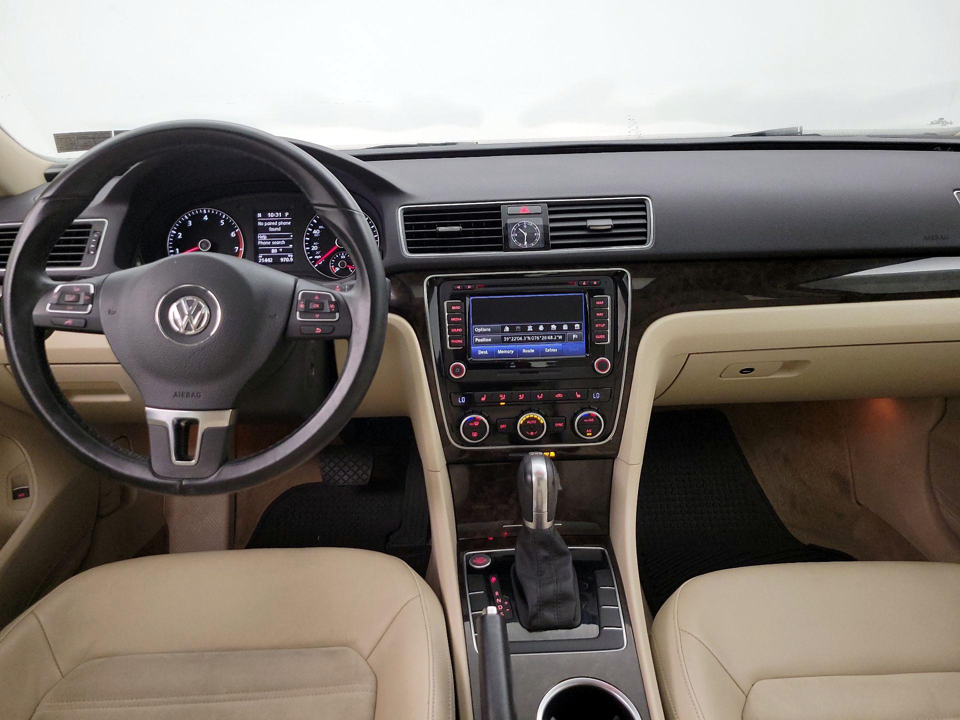Thumbnail: 2015 Volkswagen Passat - 9